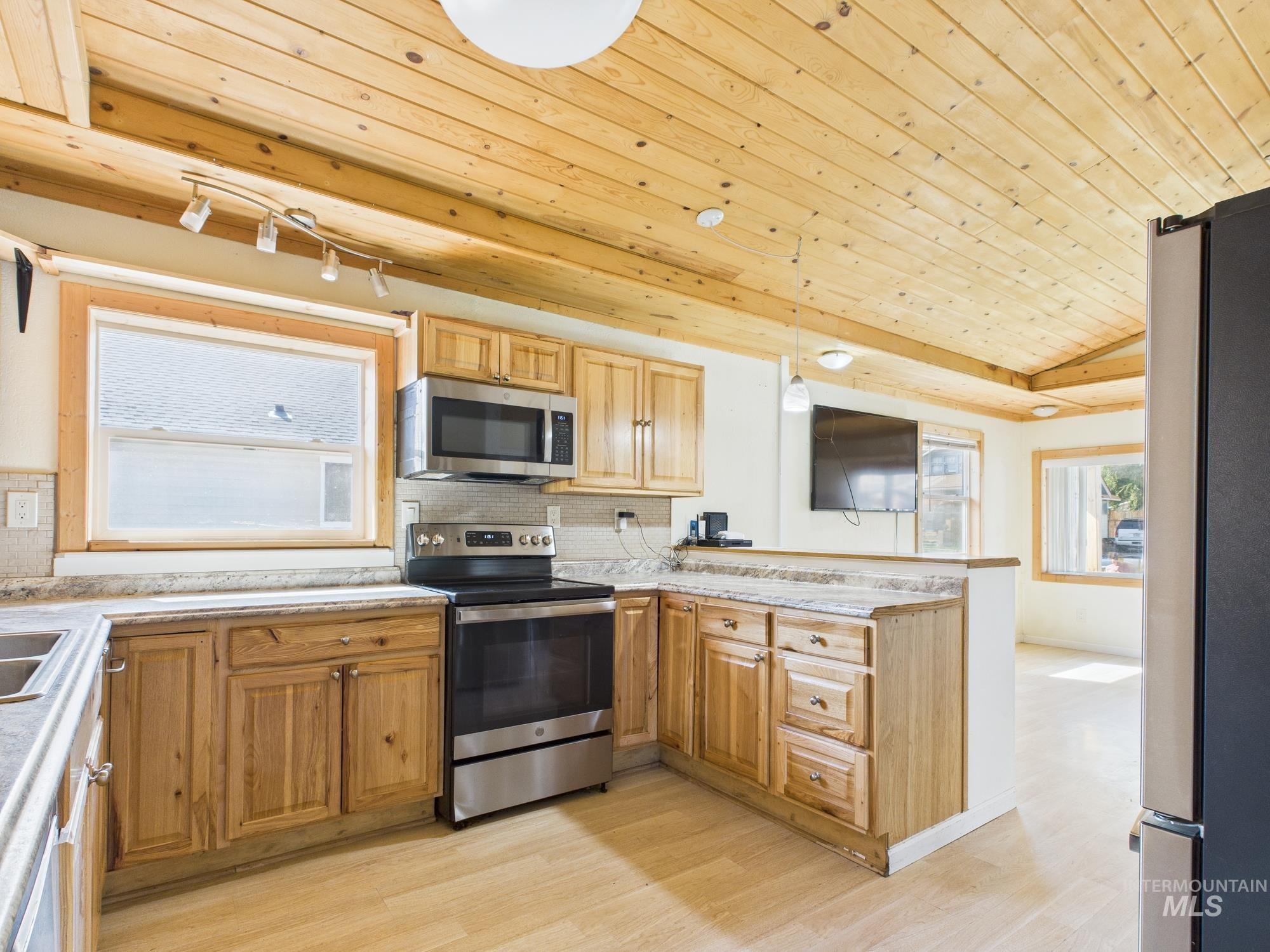 705 12th Street, Clarkston, Washington 99403, 4 Bedrooms, 2 Bathrooms, Residential For Sale, Price $355,000, 98961933