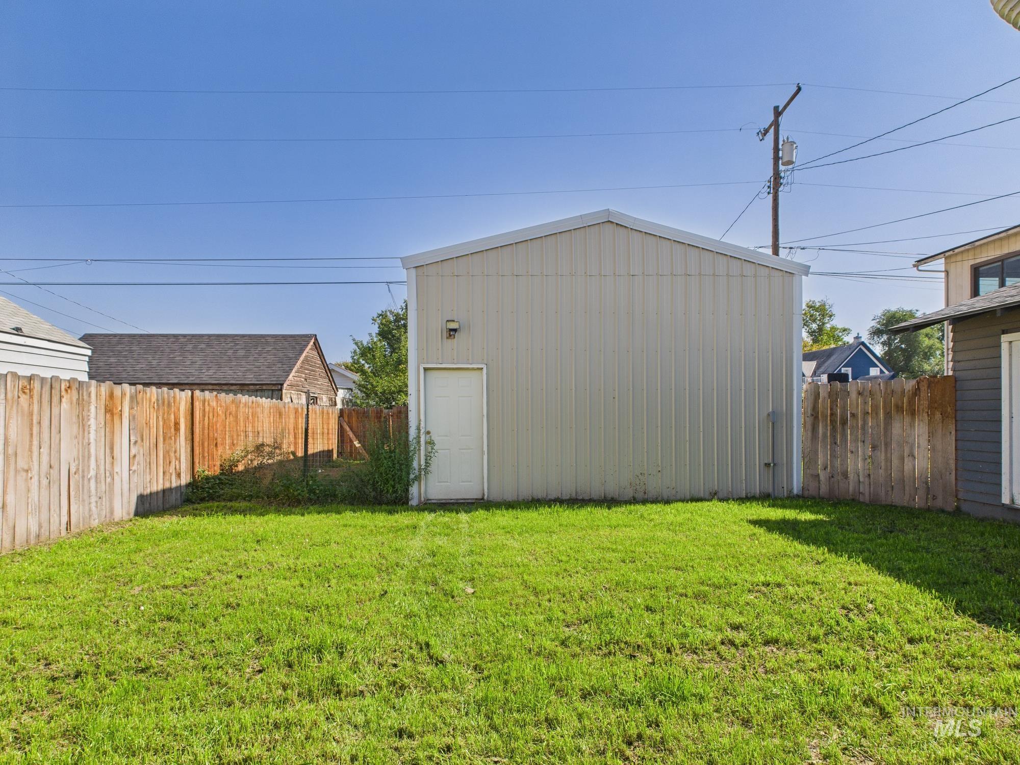 705 12th Street, Clarkston, Washington 99403, 4 Bedrooms, 2 Bathrooms, Residential For Sale, Price $355,000, 98961933