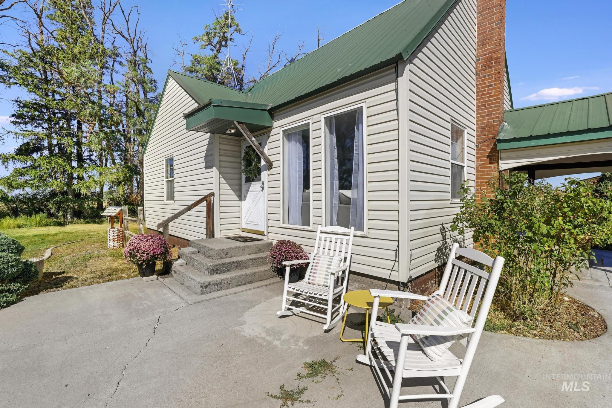 1306 7th Avenue W, Gooding, Idaho 83330, 2 Bedrooms, 1 Bathroom, Residential For Sale, Price $349,900, 98961936
