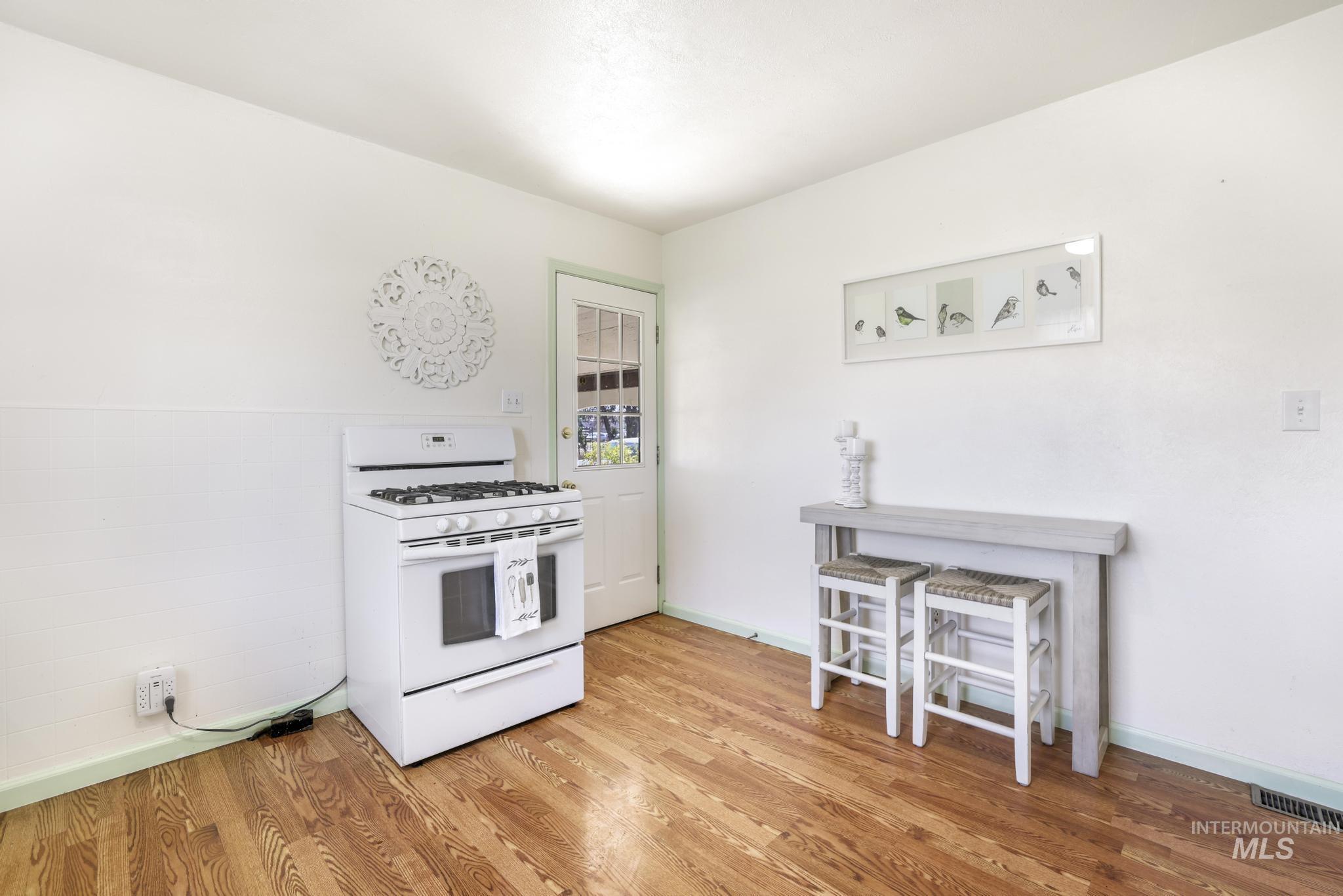 1306 7th Avenue W, Gooding, Idaho 83330, 2 Bedrooms, 1 Bathroom, Residential For Sale, Price $349,900, 98961936