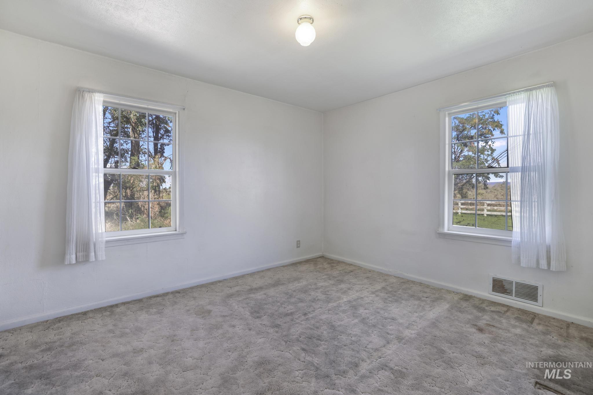 1306 7th Avenue W, Gooding, Idaho 83330, 2 Bedrooms, 1 Bathroom, Residential For Sale, Price $349,900, 98961936