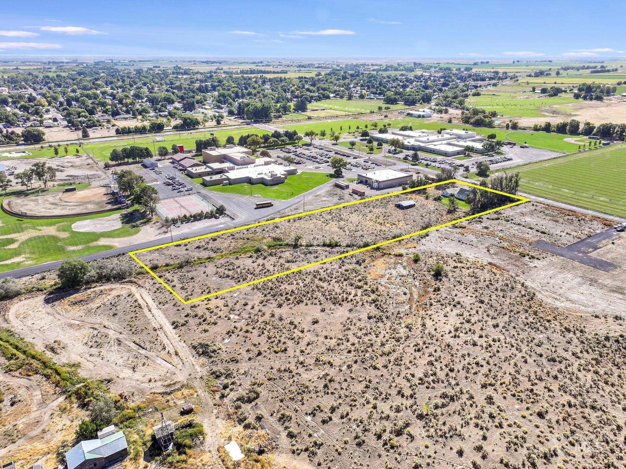 1306 7th Avenue W, Gooding, Idaho 83330, 2 Bedrooms, 1 Bathroom, Residential For Sale, Price $349,900, 98961936