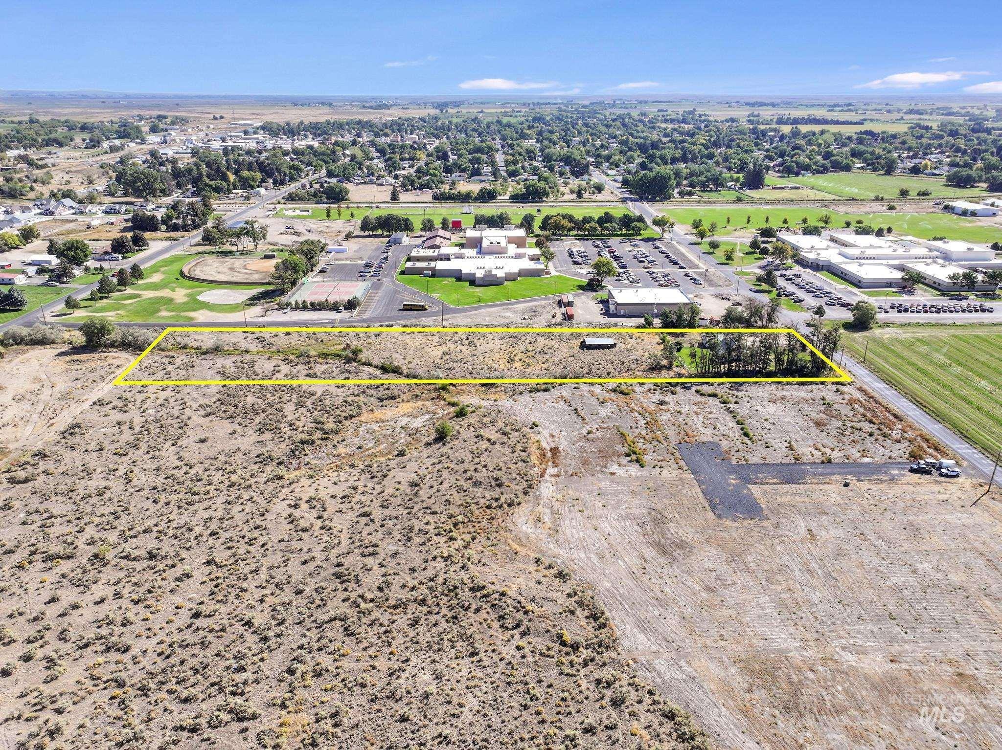 1306 7th Avenue W, Gooding, Idaho 83330, 2 Bedrooms, 1 Bathroom, Residential For Sale, Price $349,900, 98961936