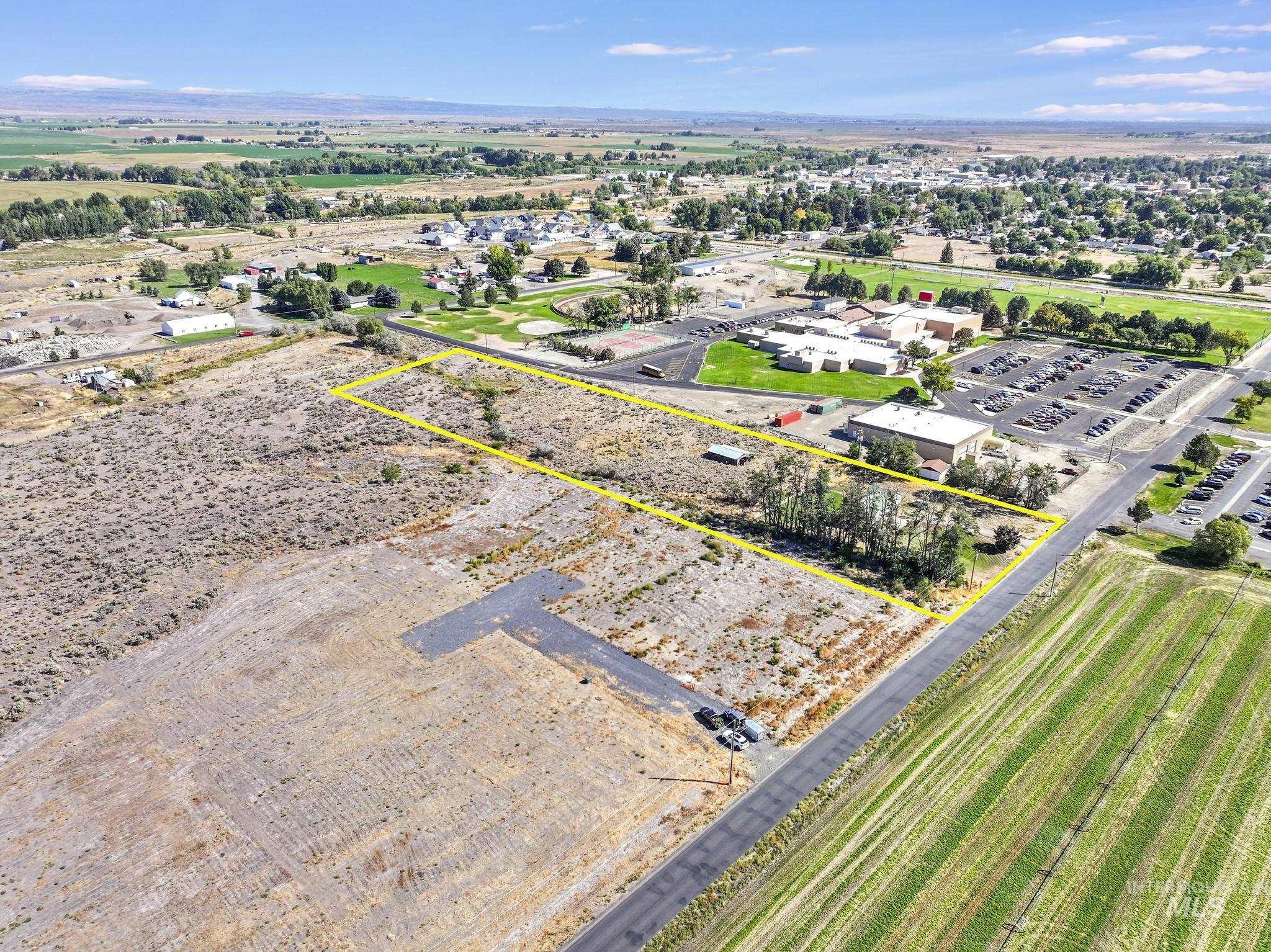1306 7th Avenue W, Gooding, Idaho 83330, 2 Bedrooms, 1 Bathroom, Residential For Sale, Price $349,900, 98961936