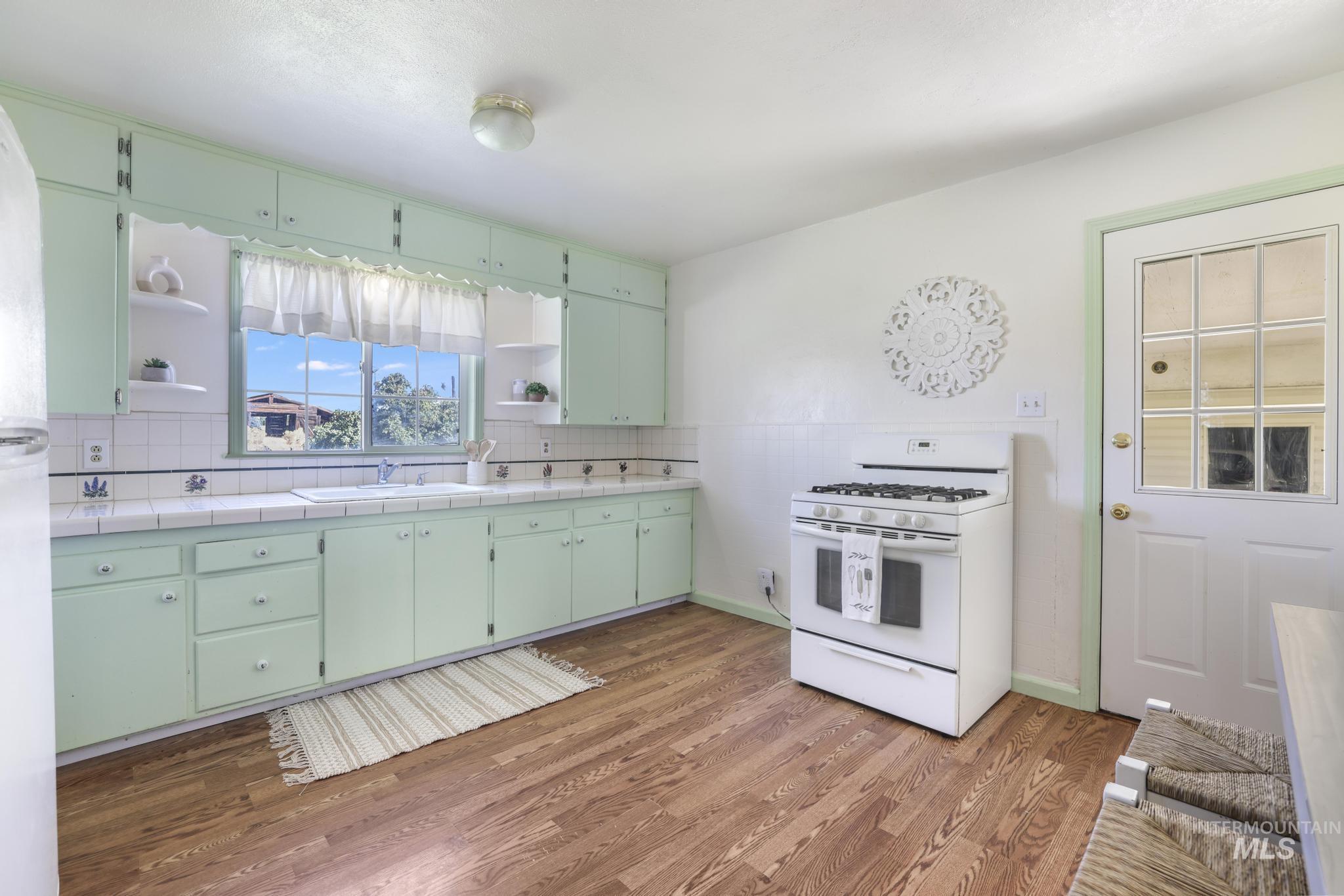 1306 7th Avenue W, Gooding, Idaho 83330, 2 Bedrooms, 1 Bathroom, Residential For Sale, Price $349,900, 98961936