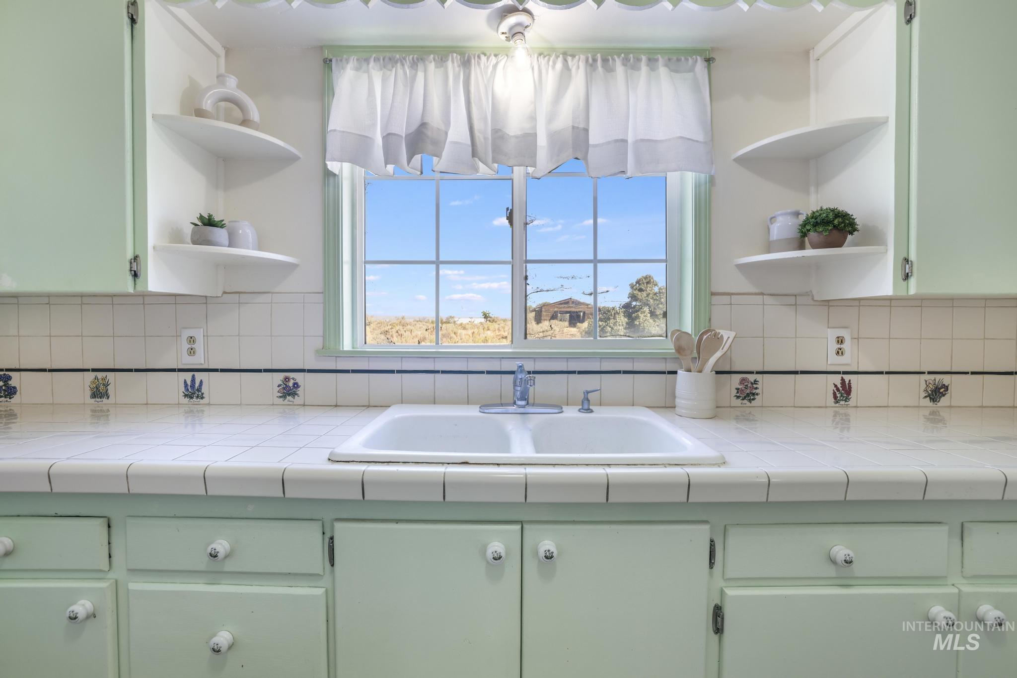 1306 7th Avenue W, Gooding, Idaho 83330, 2 Bedrooms, 1 Bathroom, Residential For Sale, Price $349,900, 98961936