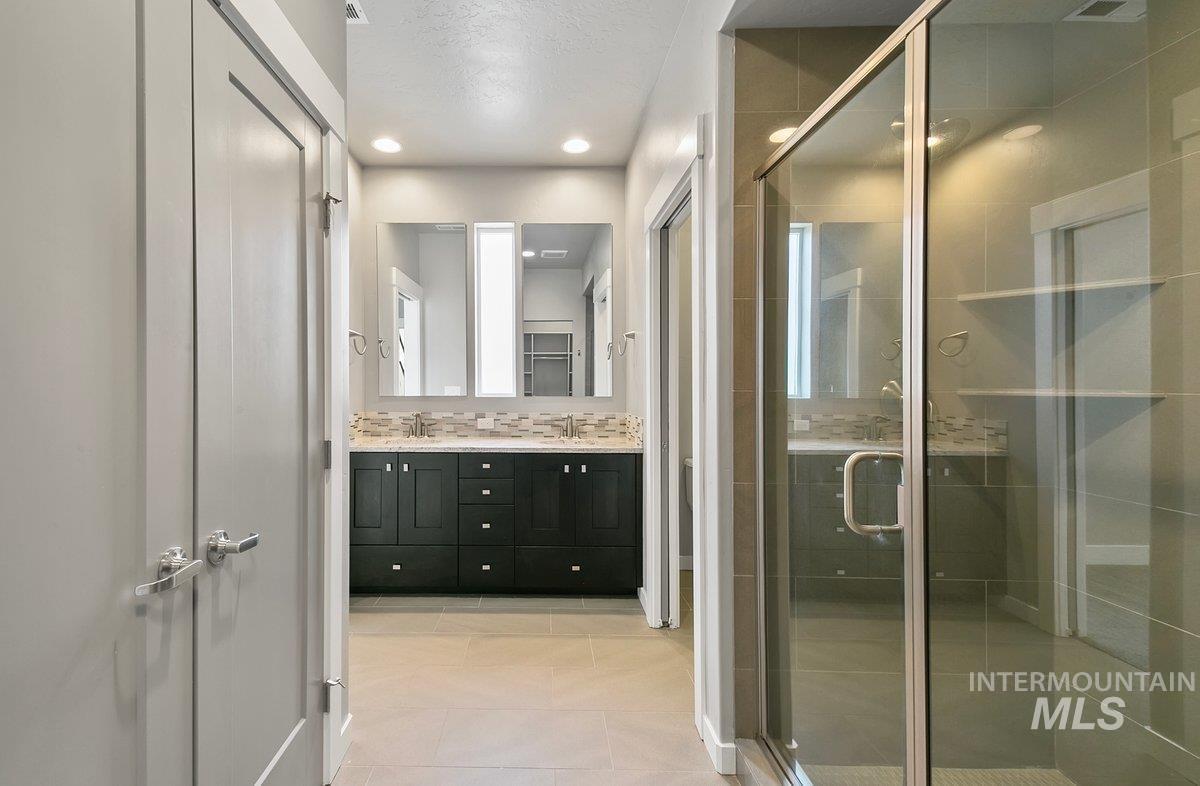 3242 E Front Runner Lane, Boise, Idaho 83716-0000, 3 Bedrooms, 3 Bathrooms, Residential For Sale, Price $650,000, 98961940
