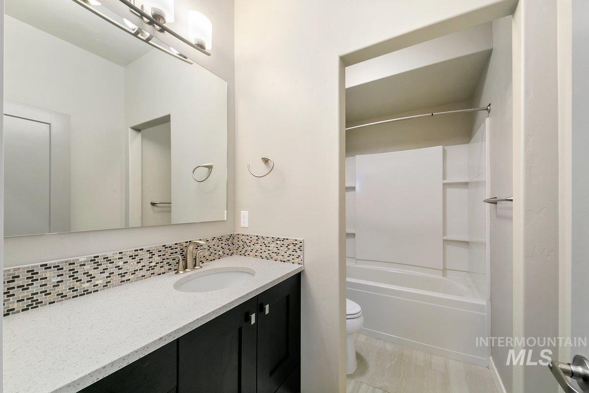 3242 E Front Runner Lane, Boise, Idaho 83716-0000, 3 Bedrooms, 3 Bathrooms, Residential For Sale, Price $650,000, 98961940