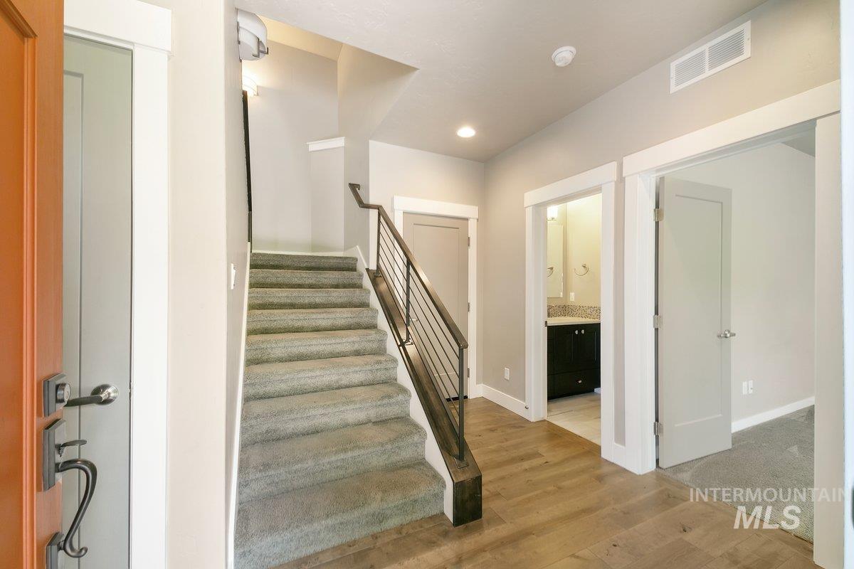 3242 E Front Runner Lane, Boise, Idaho 83716-0000, 3 Bedrooms, 3 Bathrooms, Residential For Sale, Price $650,000, 98961940