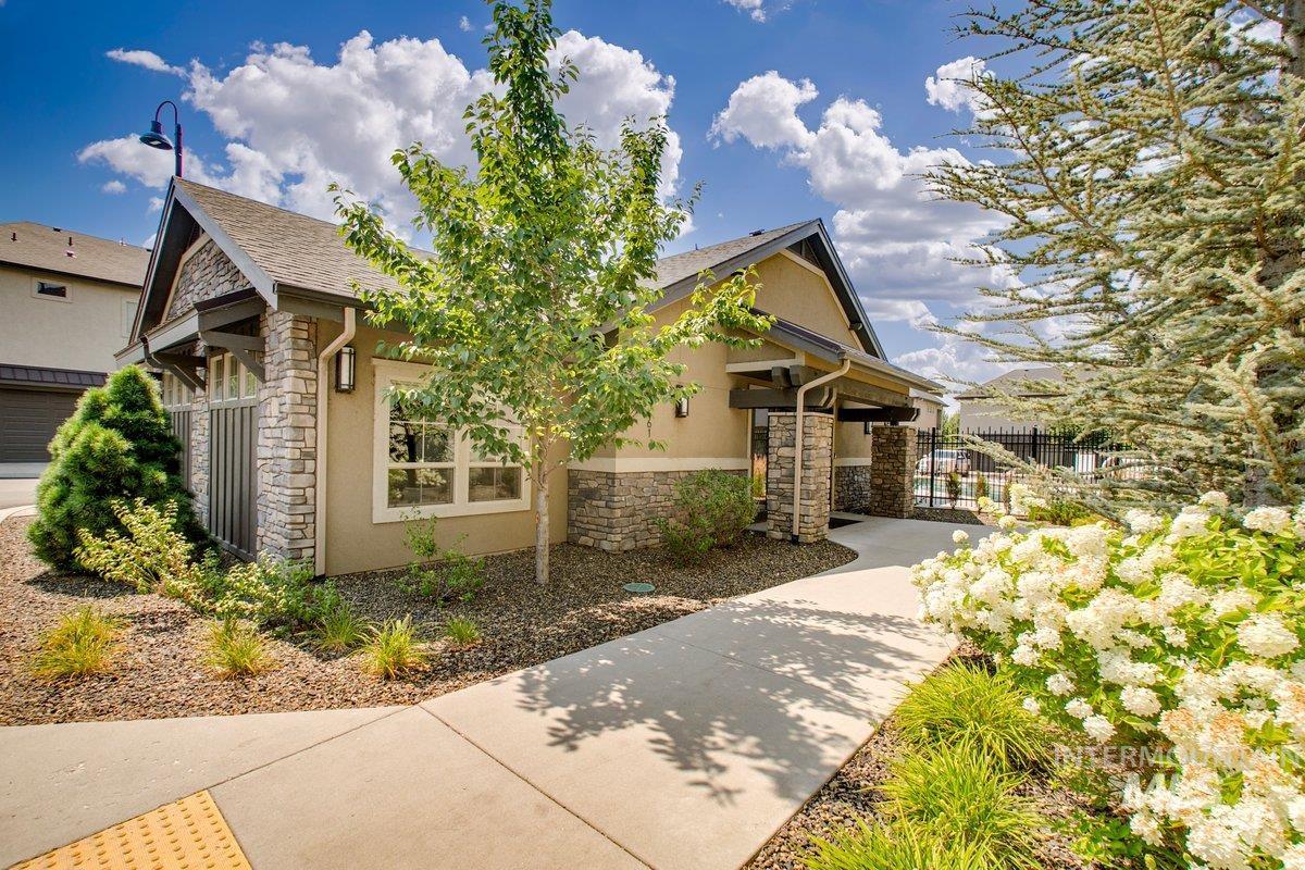 3242 E Front Runner Lane, Boise, Idaho 83716-0000, 3 Bedrooms, 3 Bathrooms, Residential For Sale, Price $650,000, 98961940