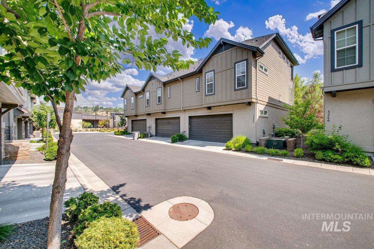 3242 E Front Runner Lane, Boise, Idaho 83716-0000, 3 Bedrooms, 3 Bathrooms, Residential For Sale, Price $650,000, 98961940