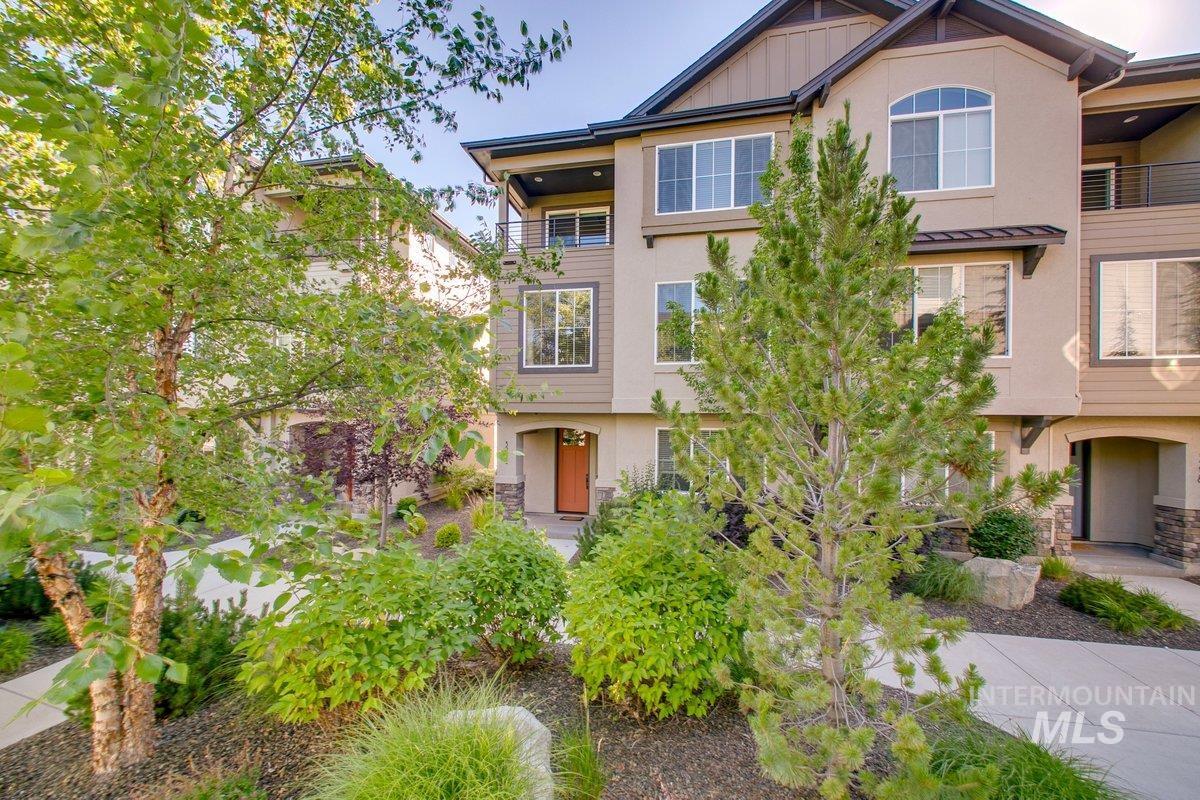 3242 E Front Runner Lane, Boise, Idaho 83716-0000, 3 Bedrooms, 3 Bathrooms, Residential For Sale, Price $650,000, 98961940