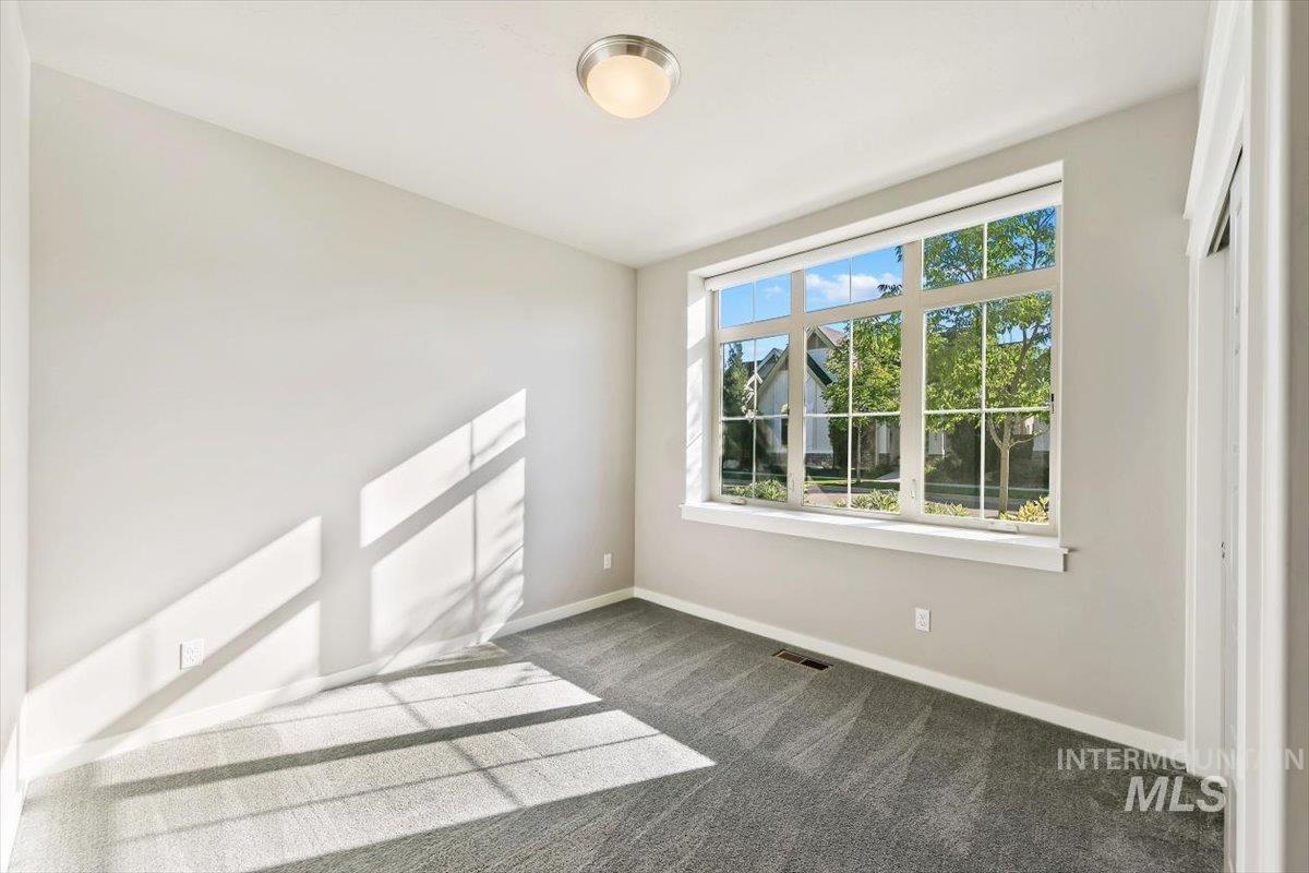 6253 N Winward Ln, Meridian, Idaho 83646-3322, 3 Bedrooms, 3 Bathrooms, Residential For Sale, Price $610,000, 98961941