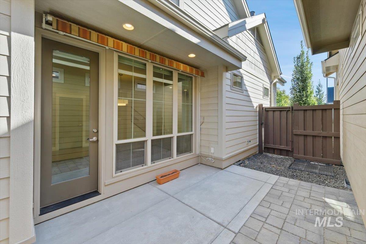 6253 N Winward Ln, Meridian, Idaho 83646-3322, 3 Bedrooms, 3 Bathrooms, Residential For Sale, Price $610,000, 98961941