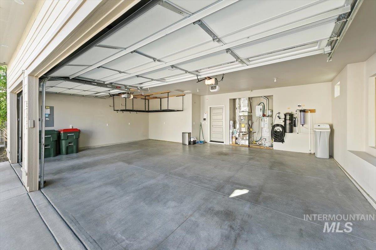 6253 N Winward Ln, Meridian, Idaho 83646-3322, 3 Bedrooms, 3 Bathrooms, Residential For Sale, Price $610,000, 98961941