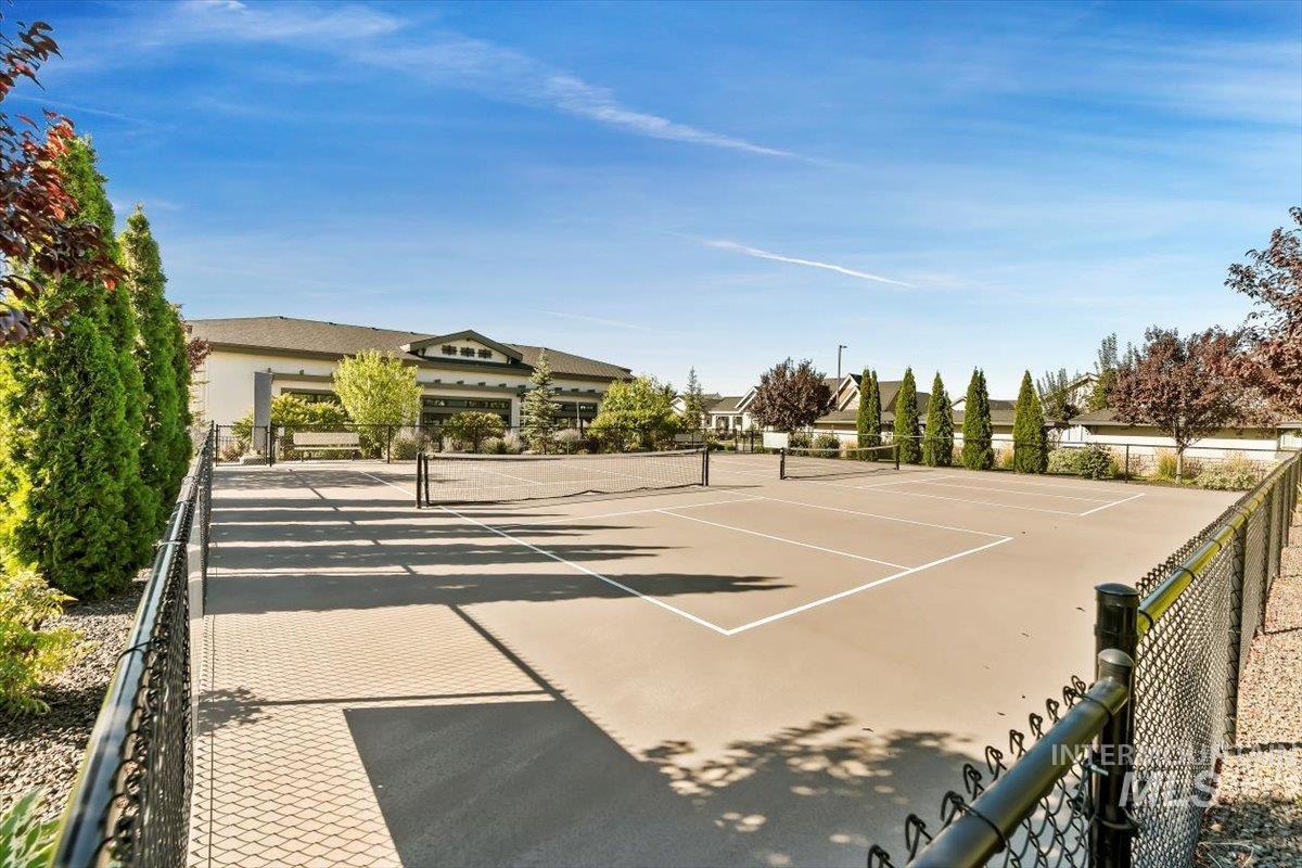 6253 N Winward Ln, Meridian, Idaho 83646-3322, 3 Bedrooms, 3 Bathrooms, Residential For Sale, Price $610,000, 98961941