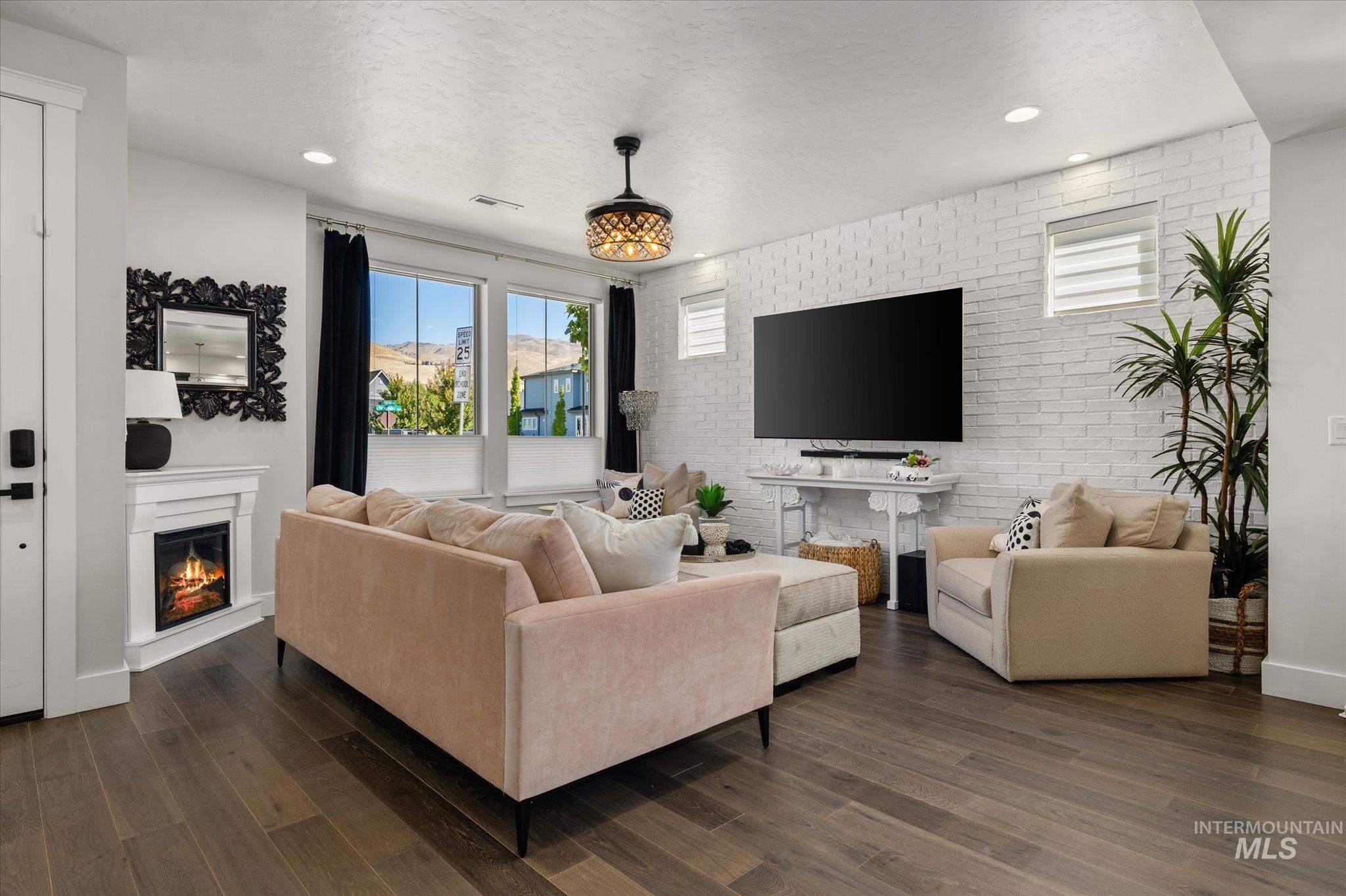 4253 E Parkcenter Blvd, Boise, Idaho 83716-4737, 3 Bedrooms, 2.5 Bathrooms, Residential For Sale, Price $715,000, 98961953