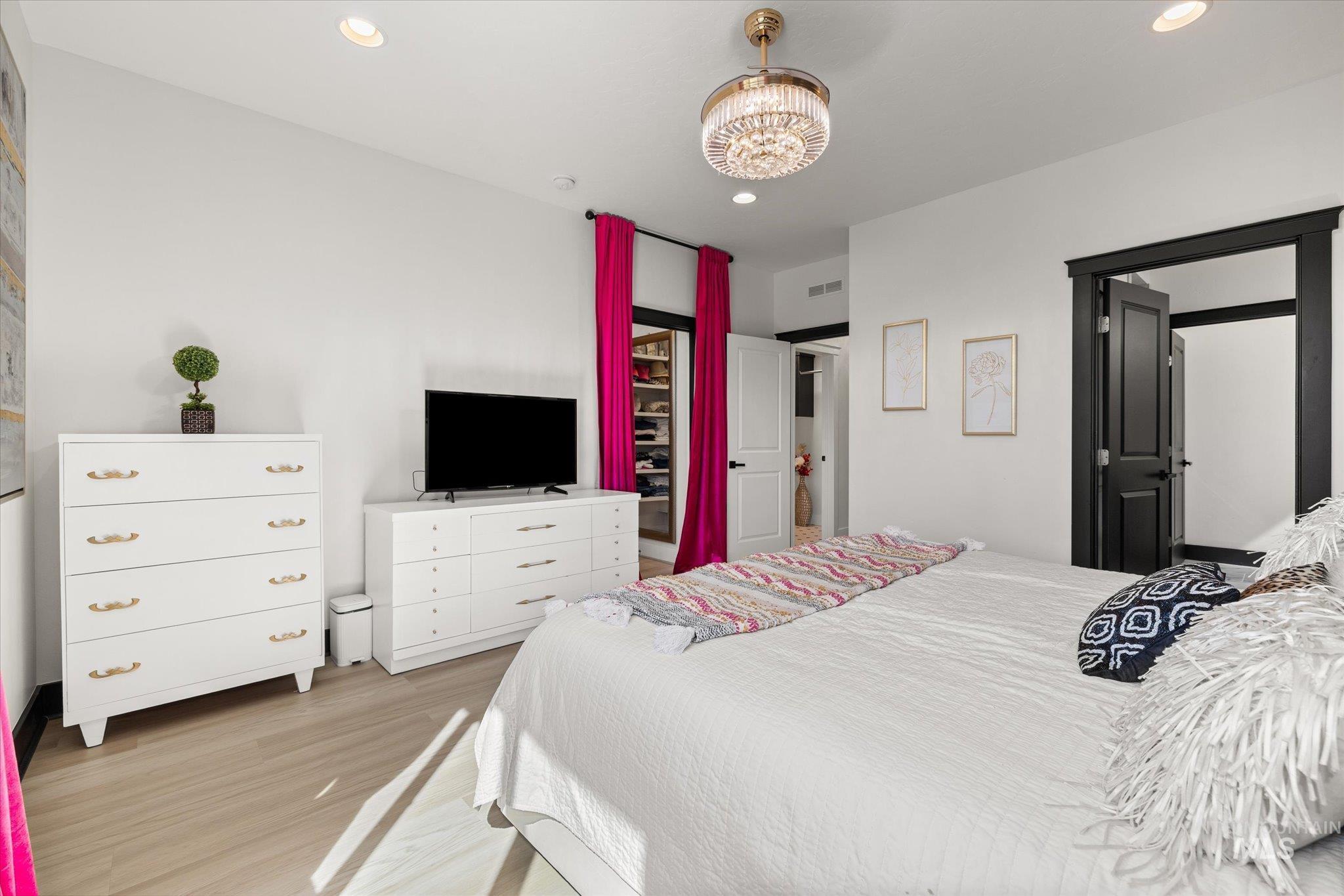 4253 E Parkcenter Blvd, Boise, Idaho 83716-4737, 3 Bedrooms, 2.5 Bathrooms, Residential For Sale, Price $715,000, 98961953