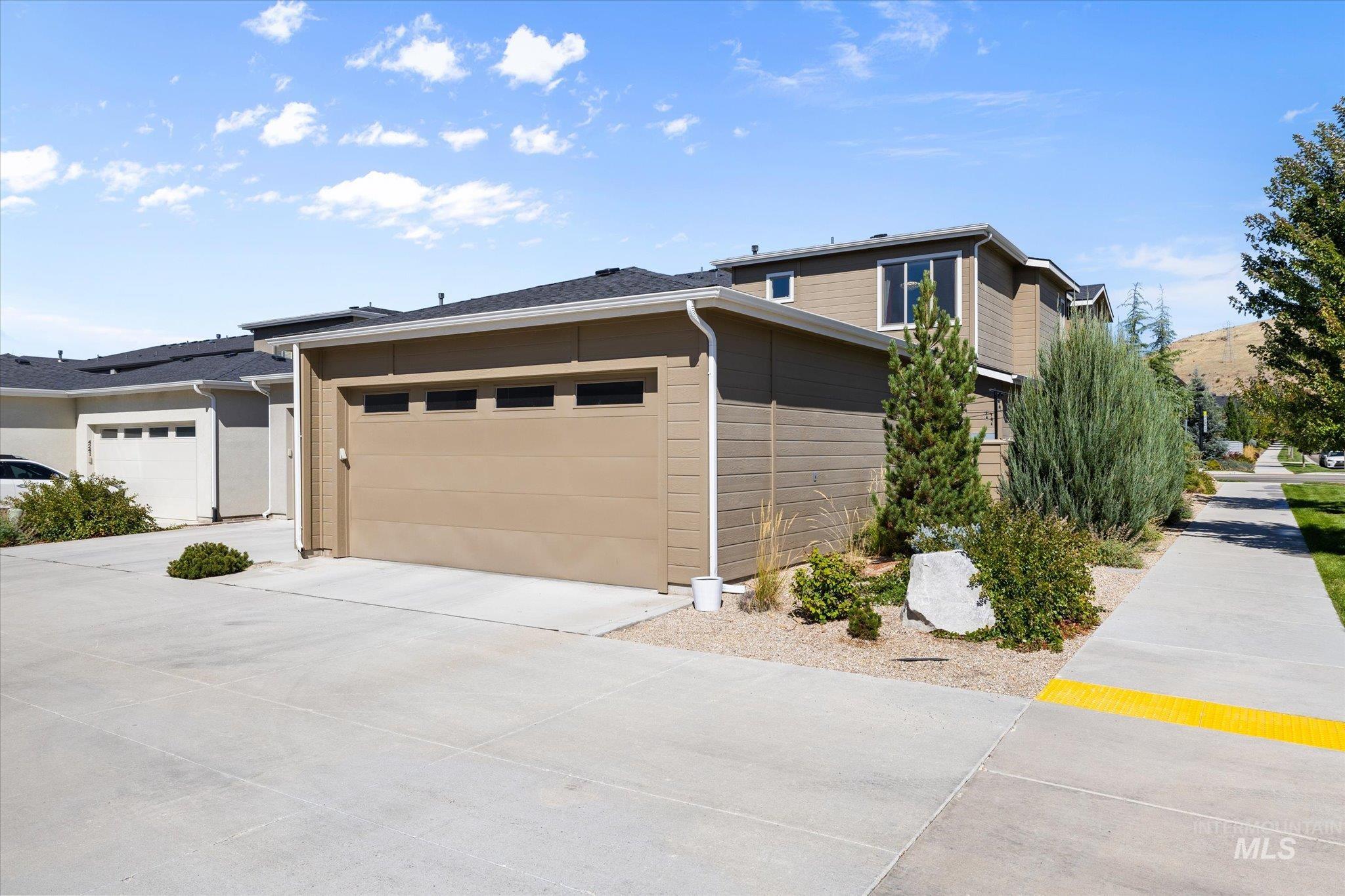 4253 E Parkcenter Blvd, Boise, Idaho 83716-4737, 3 Bedrooms, 2.5 Bathrooms, Residential For Sale, Price $715,000, 98961953