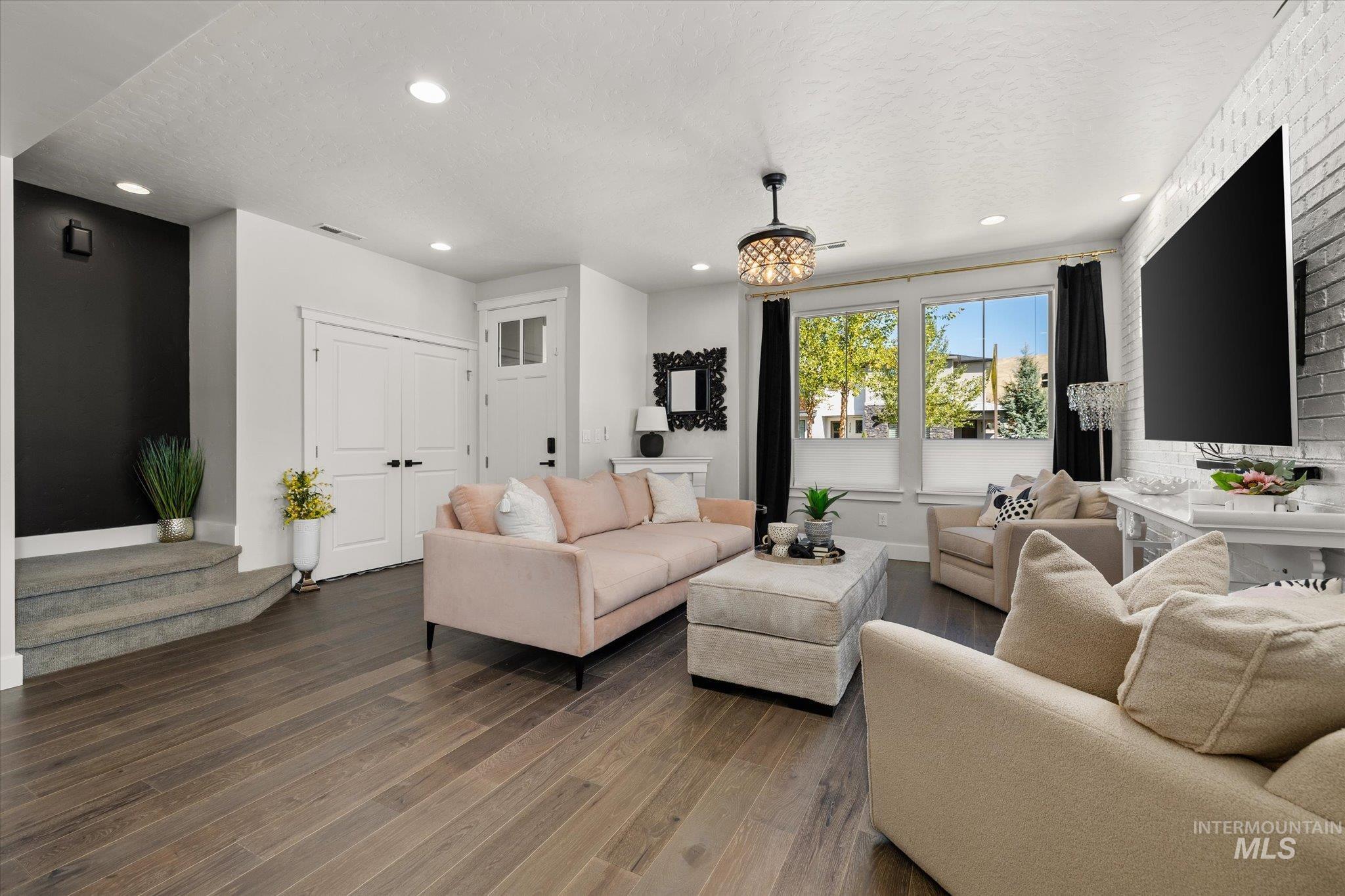 4253 E Parkcenter Blvd, Boise, Idaho 83716-4737, 3 Bedrooms, 2.5 Bathrooms, Residential For Sale, Price $715,000, 98961953