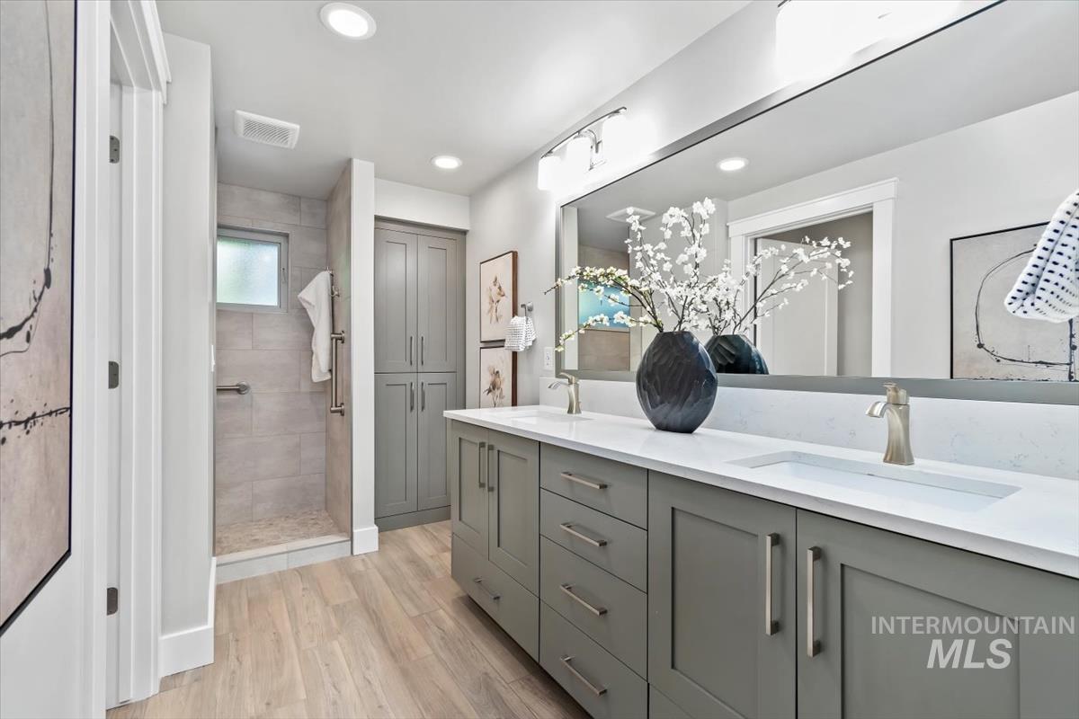 2094 S White Pine Ln, Boise, Idaho 83706, 3 Bedrooms, 2.5 Bathrooms, Residential For Sale, Price $749,900, 98961956