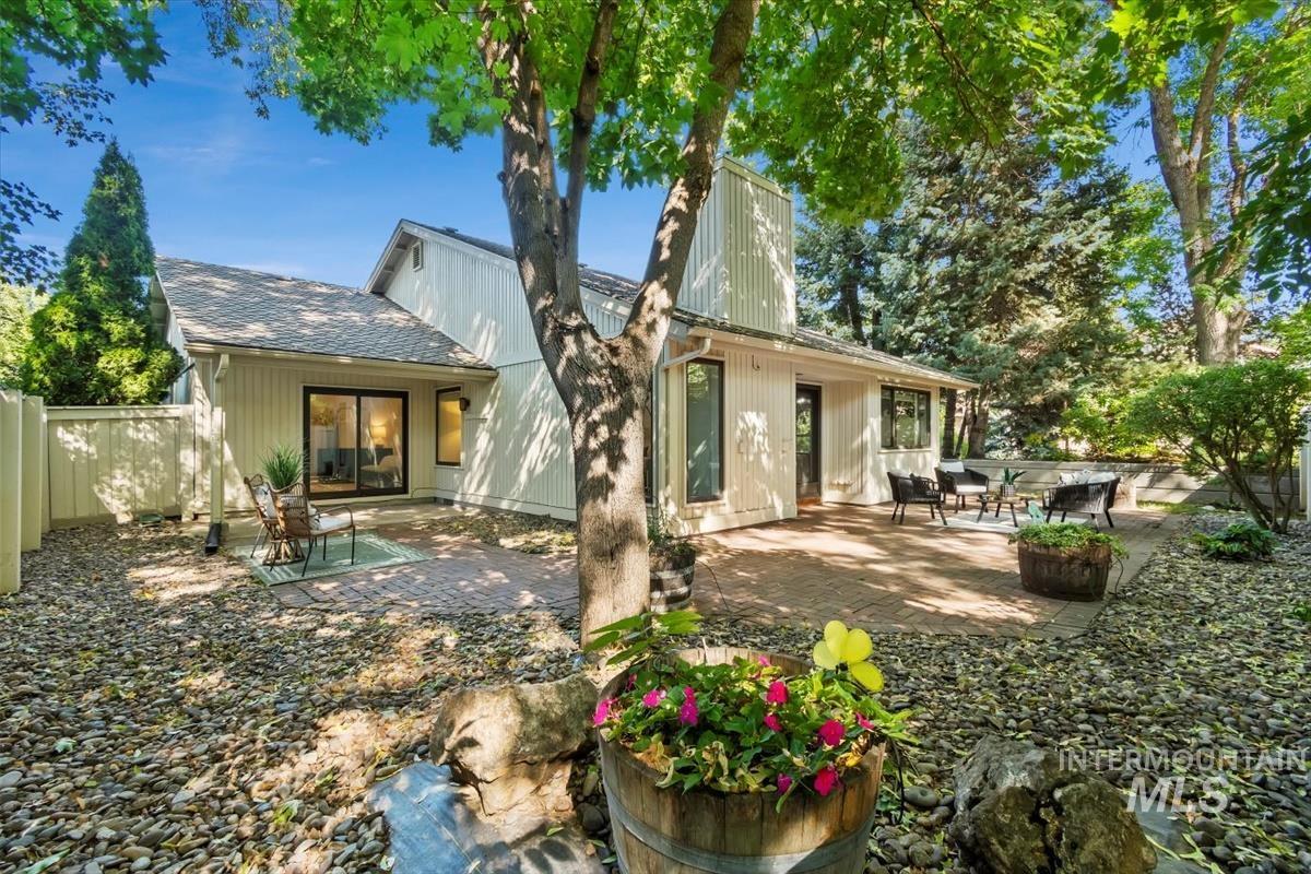 2094 S White Pine Ln, Boise, Idaho 83706, 3 Bedrooms, 2.5 Bathrooms, Residential For Sale, Price $749,900, 98961956
