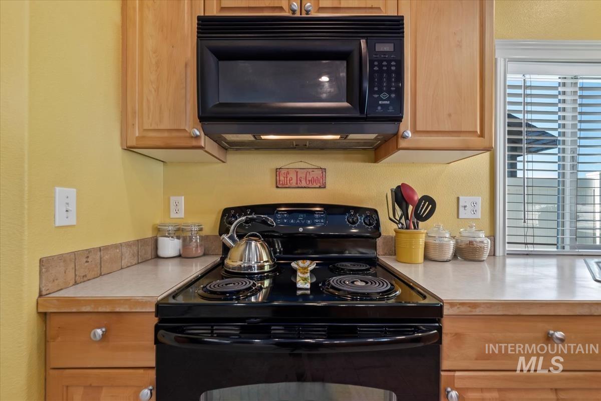 10848 Pixie St., Nampa, Idaho 83687-9399, 3 Bedrooms, 2.5 Bathrooms, Residential For Sale, Price $400,000, 98961963