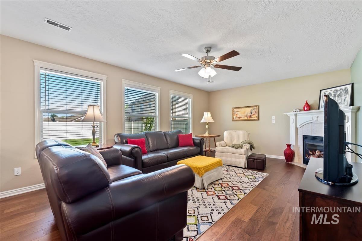 10848 Pixie St., Nampa, Idaho 83687-9399, 3 Bedrooms, 2.5 Bathrooms, Residential For Sale, Price $400,000, 98961963