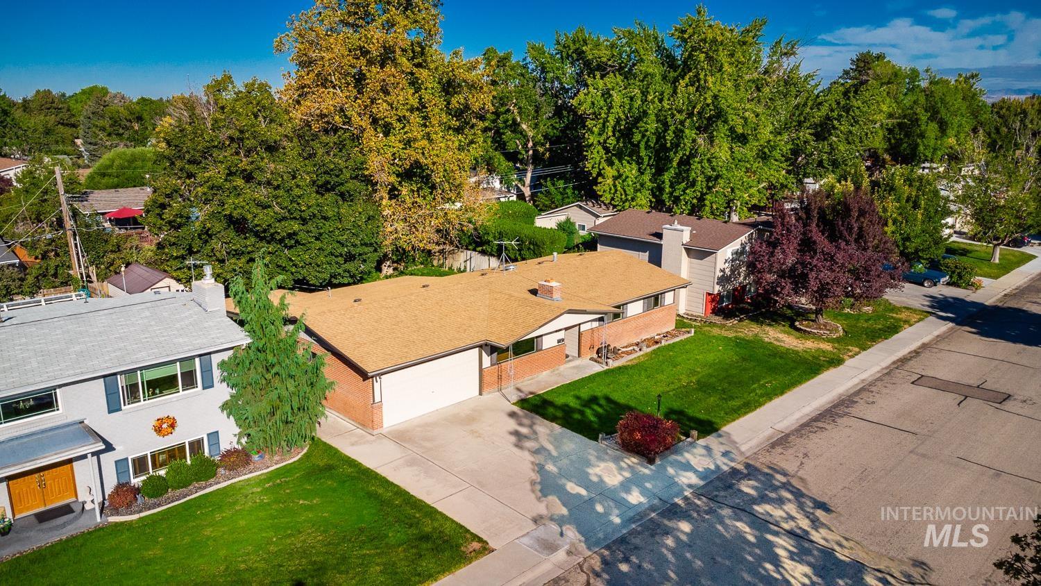 Aerial view of property and surrounding area