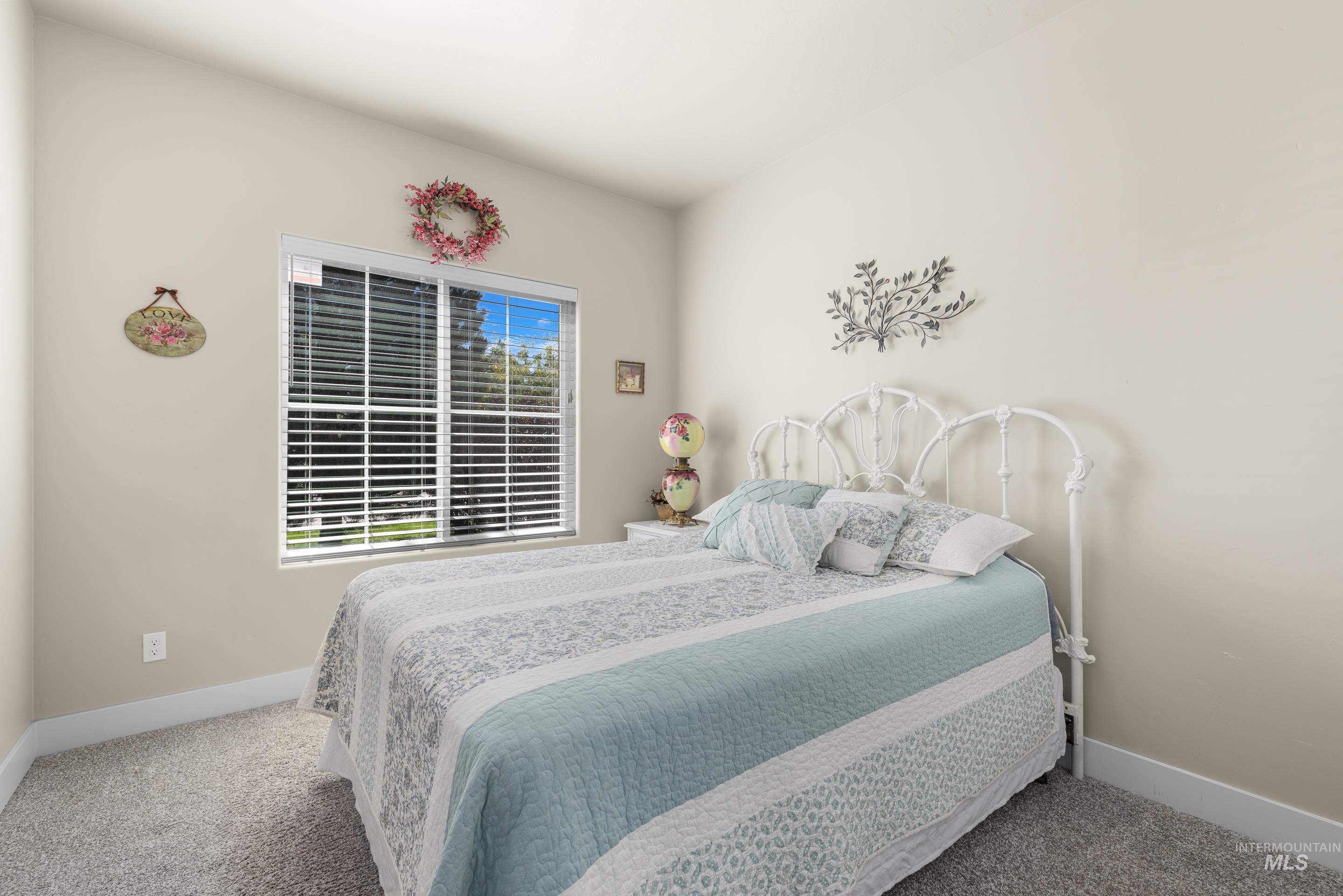 5624 W Venetian Dr, Eagle, Idaho 83616-7323, 3 Bedrooms, 2 Bathrooms, Residential For Sale, Price $725,000, 98961974
