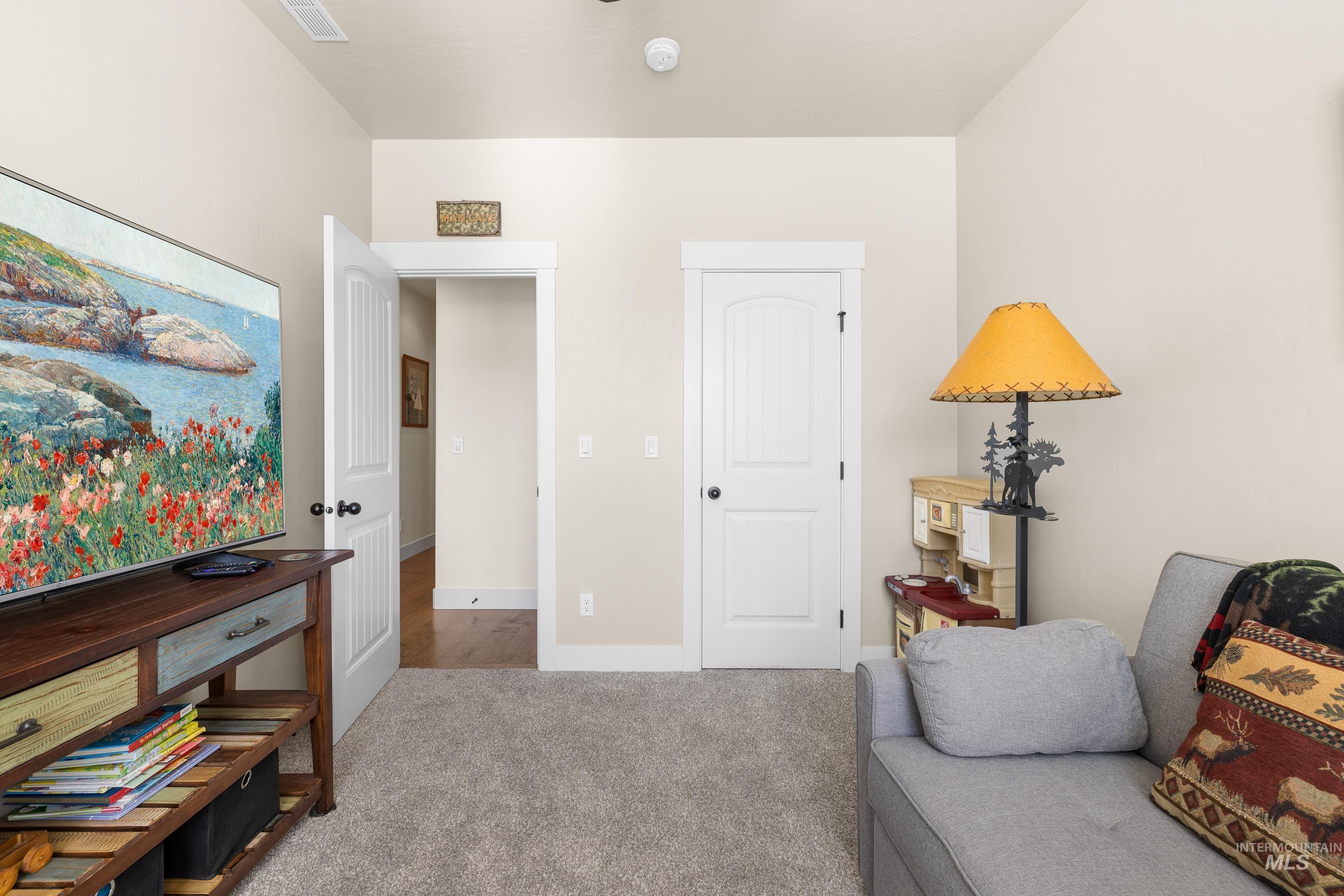 5624 W Venetian Dr, Eagle, Idaho 83616-7323, 3 Bedrooms, 2 Bathrooms, Residential For Sale, Price $725,000, 98961974