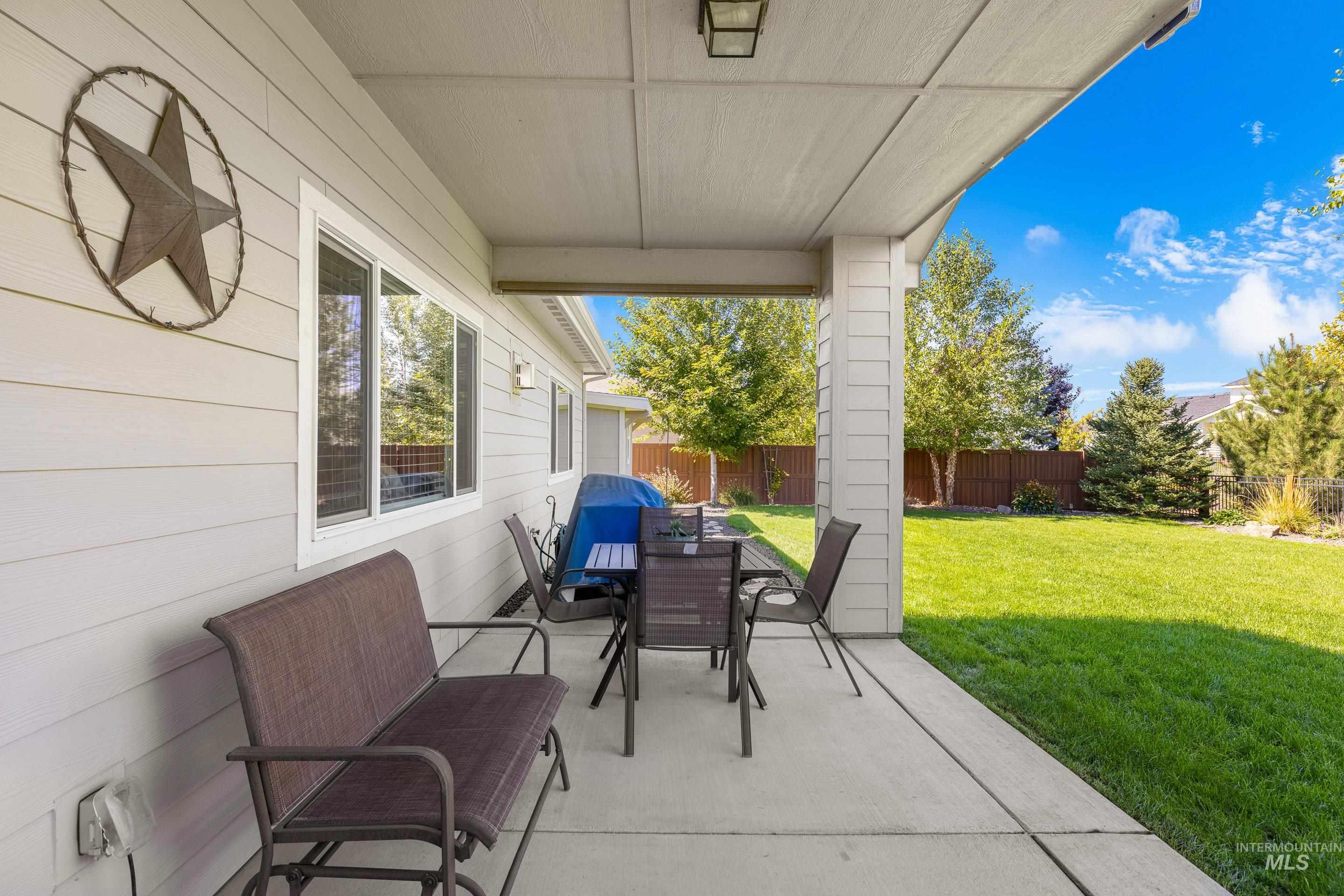 5624 W Venetian Dr, Eagle, Idaho 83616-7323, 3 Bedrooms, 2 Bathrooms, Residential For Sale, Price $725,000, 98961974