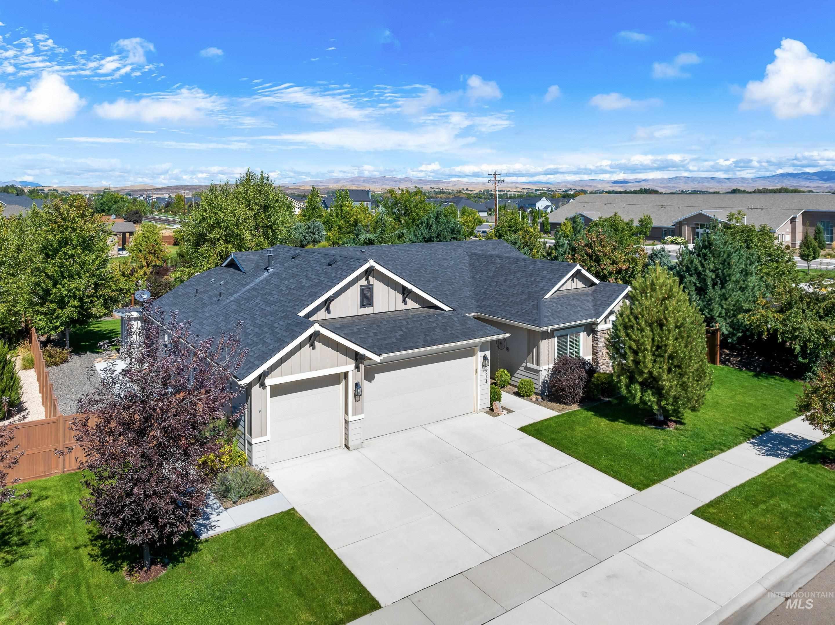 5624 W Venetian Dr, Eagle, Idaho 83616-7323, 3 Bedrooms, 2 Bathrooms, Residential For Sale, Price $725,000, 98961974