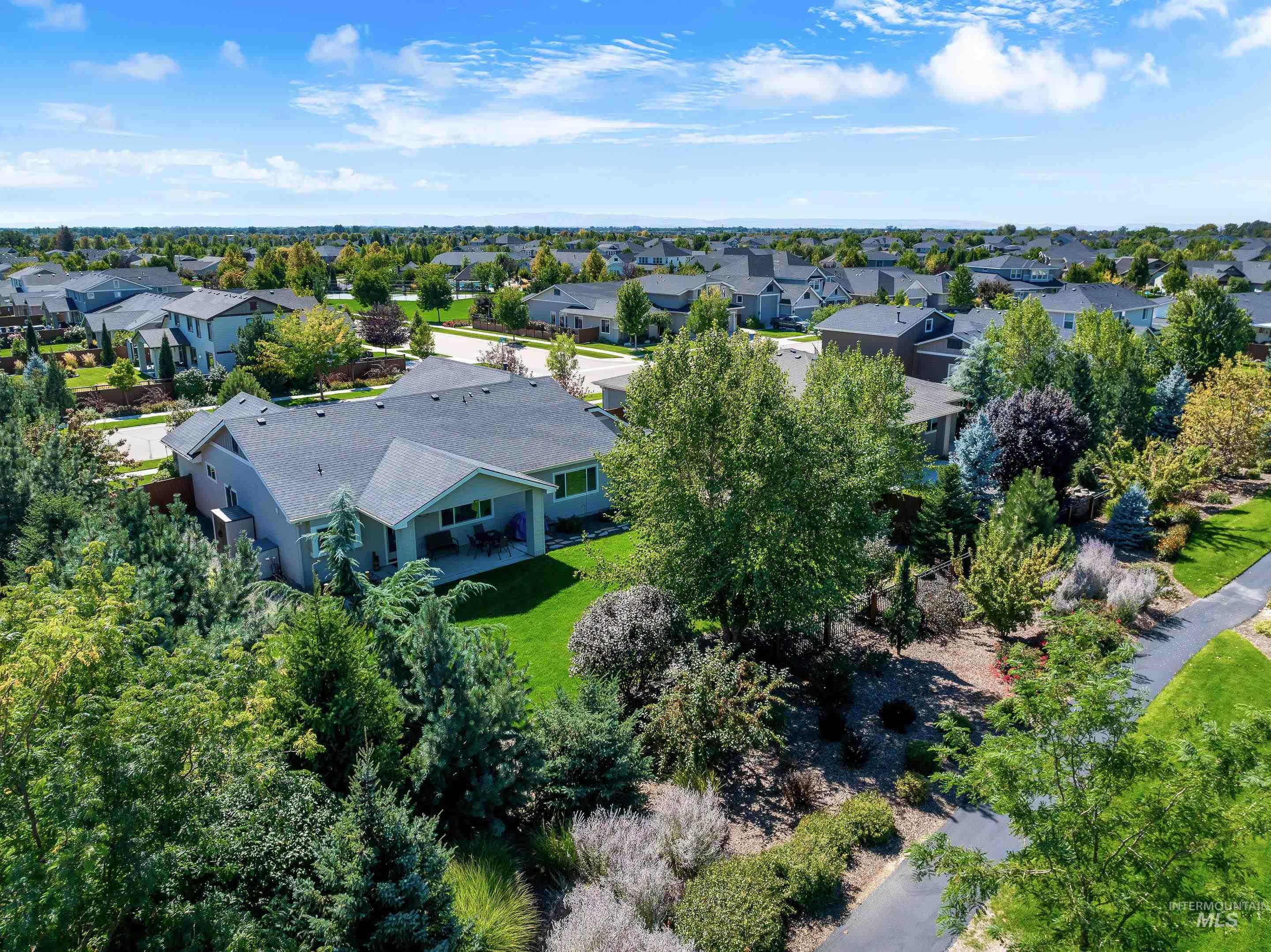 5624 W Venetian Dr, Eagle, Idaho 83616-7323, 3 Bedrooms, 2 Bathrooms, Residential For Sale, Price $725,000, 98961974