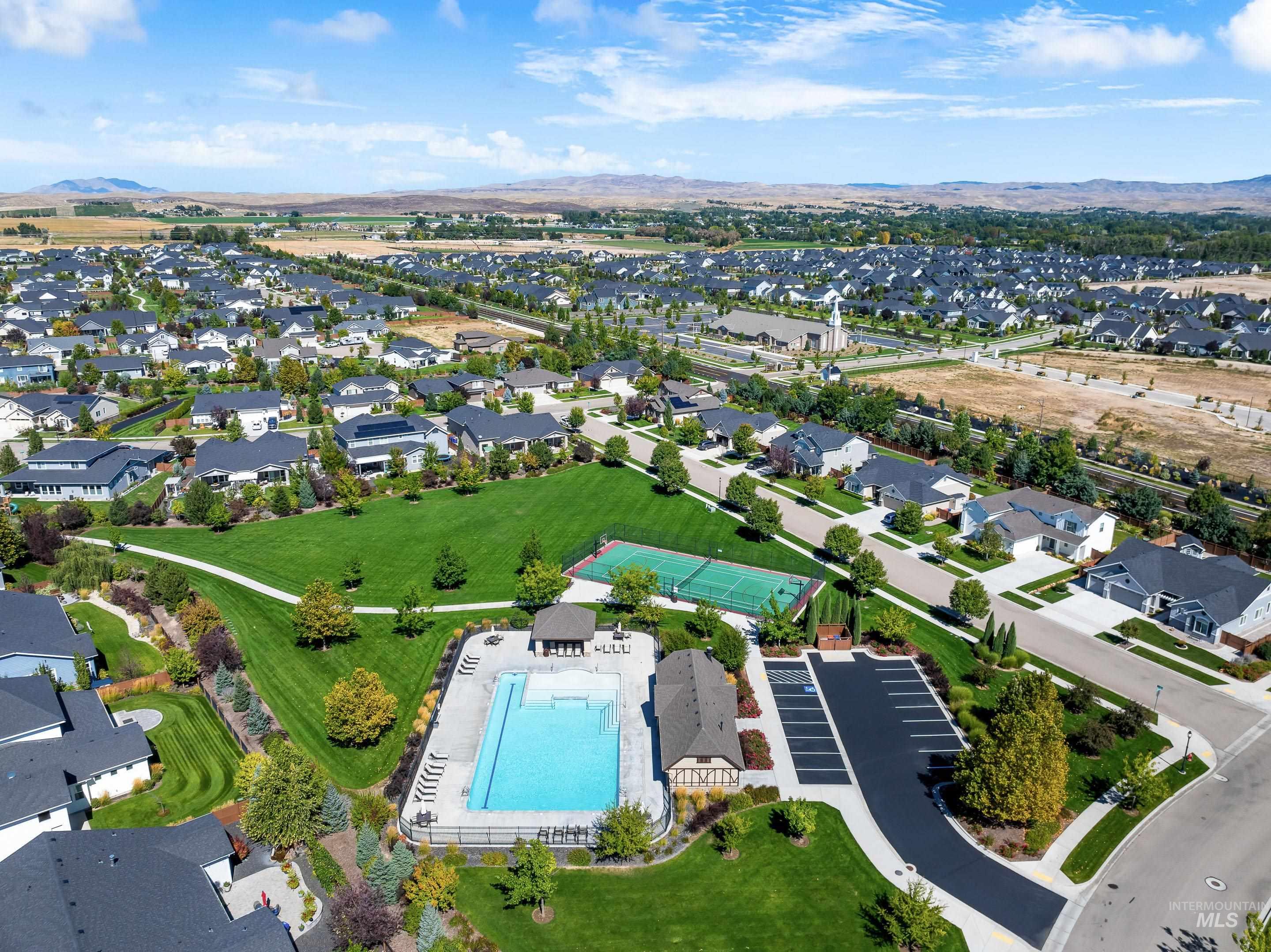 5624 W Venetian Dr, Eagle, Idaho 83616-7323, 3 Bedrooms, 2 Bathrooms, Residential For Sale, Price $725,000, 98961974
