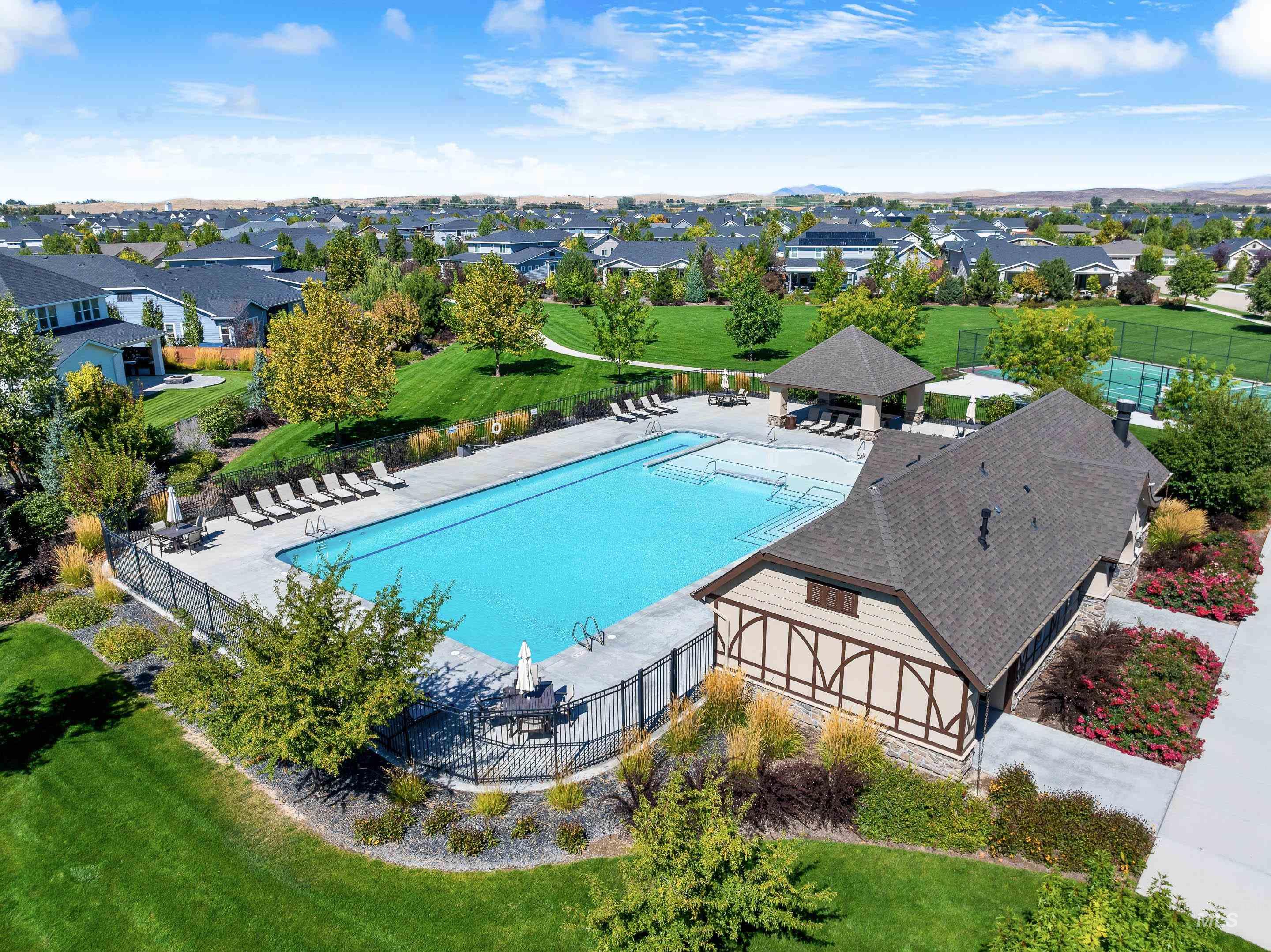5624 W Venetian Dr, Eagle, Idaho 83616-7323, 3 Bedrooms, 2 Bathrooms, Residential For Sale, Price $725,000, 98961974