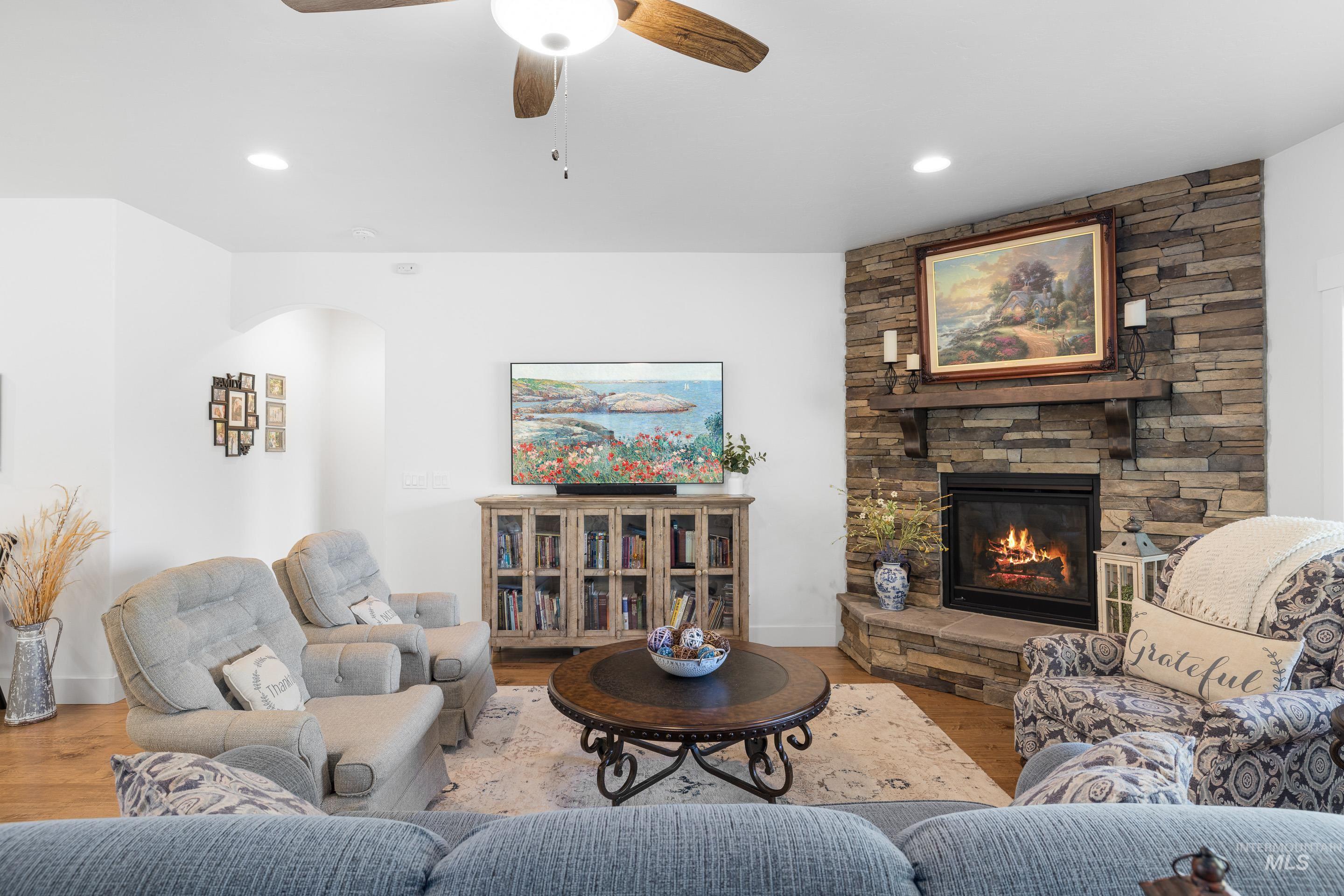 5624 W Venetian Dr, Eagle, Idaho 83616-7323, 3 Bedrooms, 2 Bathrooms, Residential For Sale, Price $725,000, 98961974