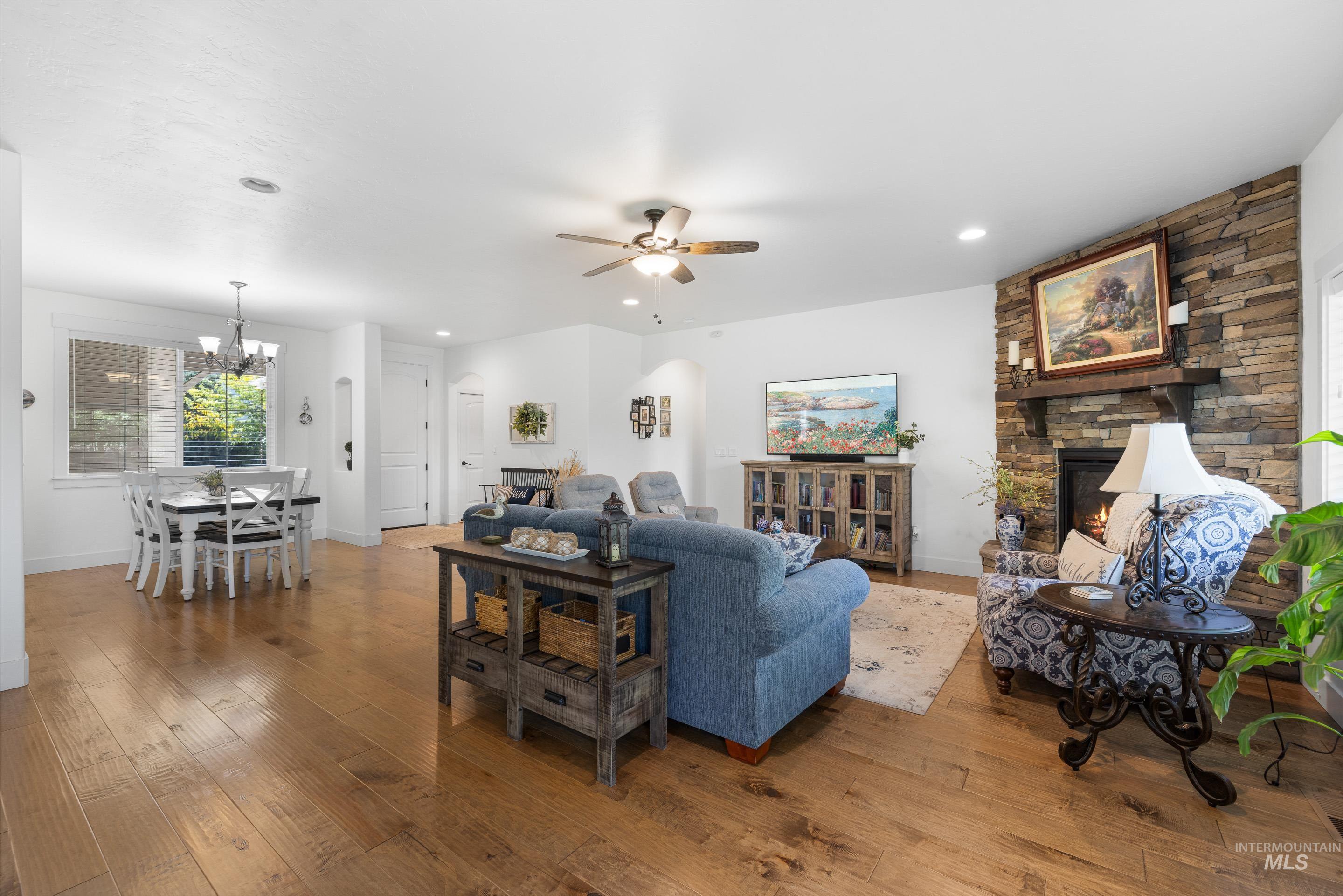 5624 W Venetian Dr, Eagle, Idaho 83616-7323, 3 Bedrooms, 2 Bathrooms, Residential For Sale, Price $725,000, 98961974