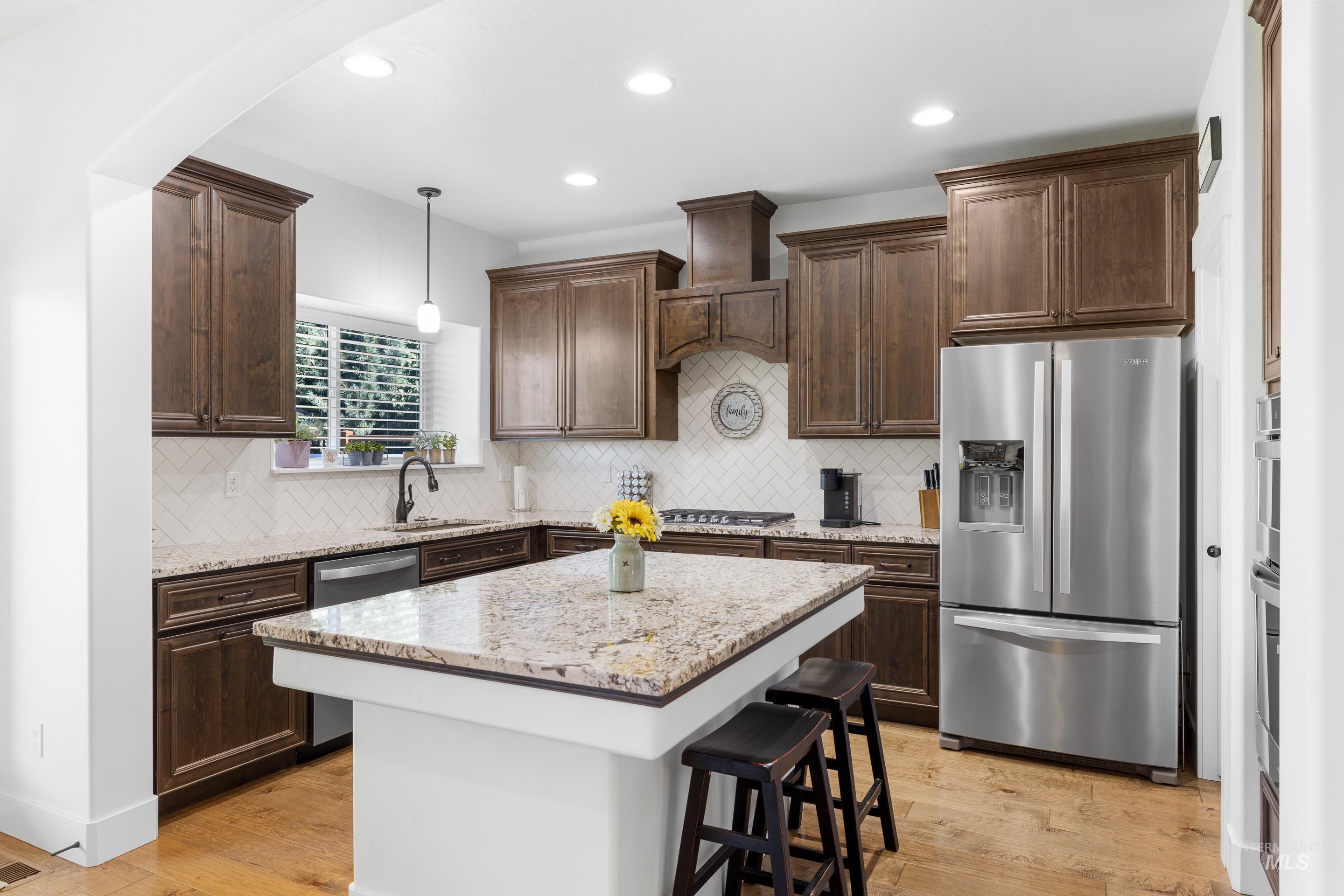 5624 W Venetian Dr, Eagle, Idaho 83616-7323, 3 Bedrooms, 2 Bathrooms, Residential For Sale, Price $725,000, 98961974