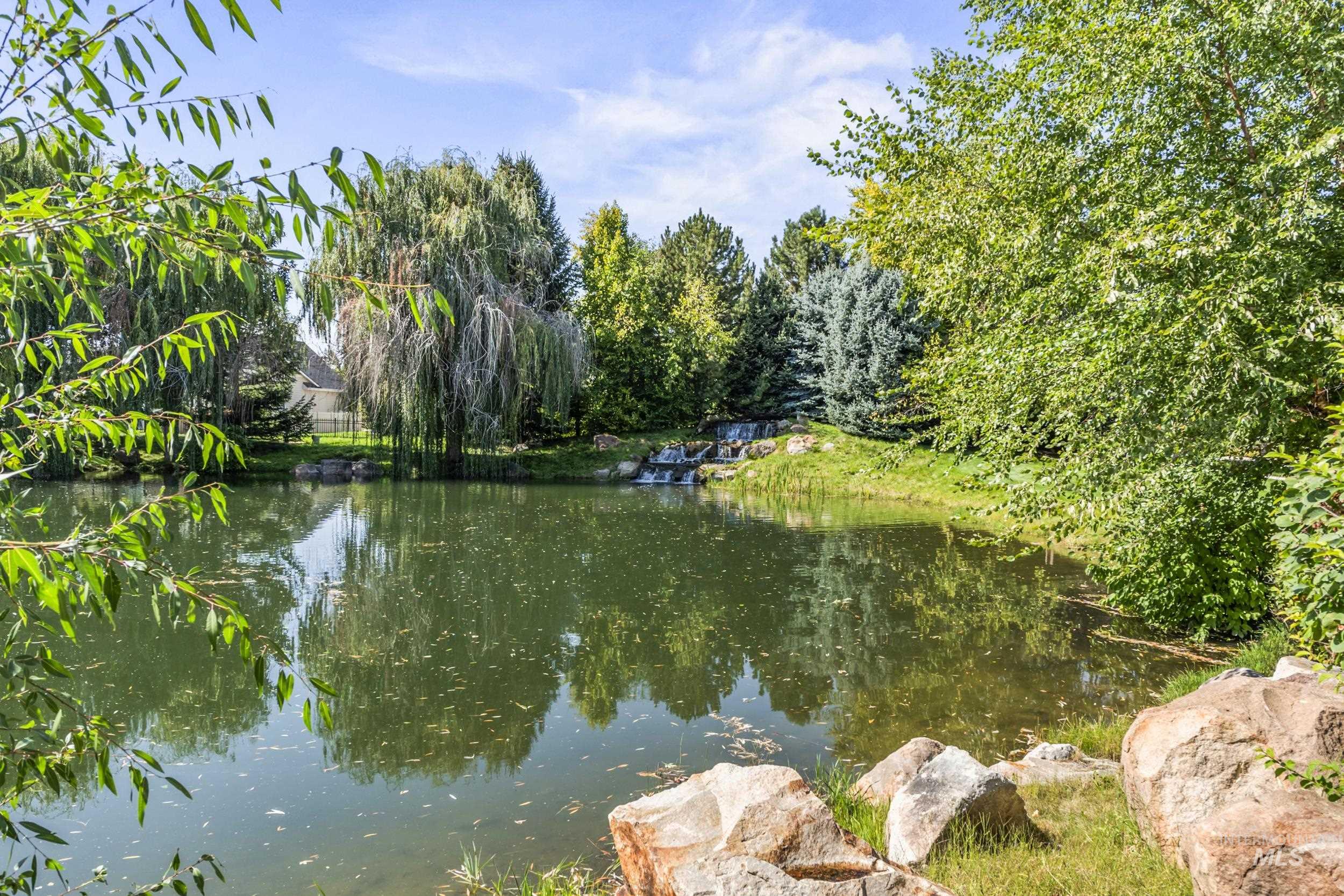 521 N Racing Water Way, Eagle, Idaho 83616, 3 Bedrooms, 2 Bathrooms, Residential For Sale, Price $575,000, 98961980