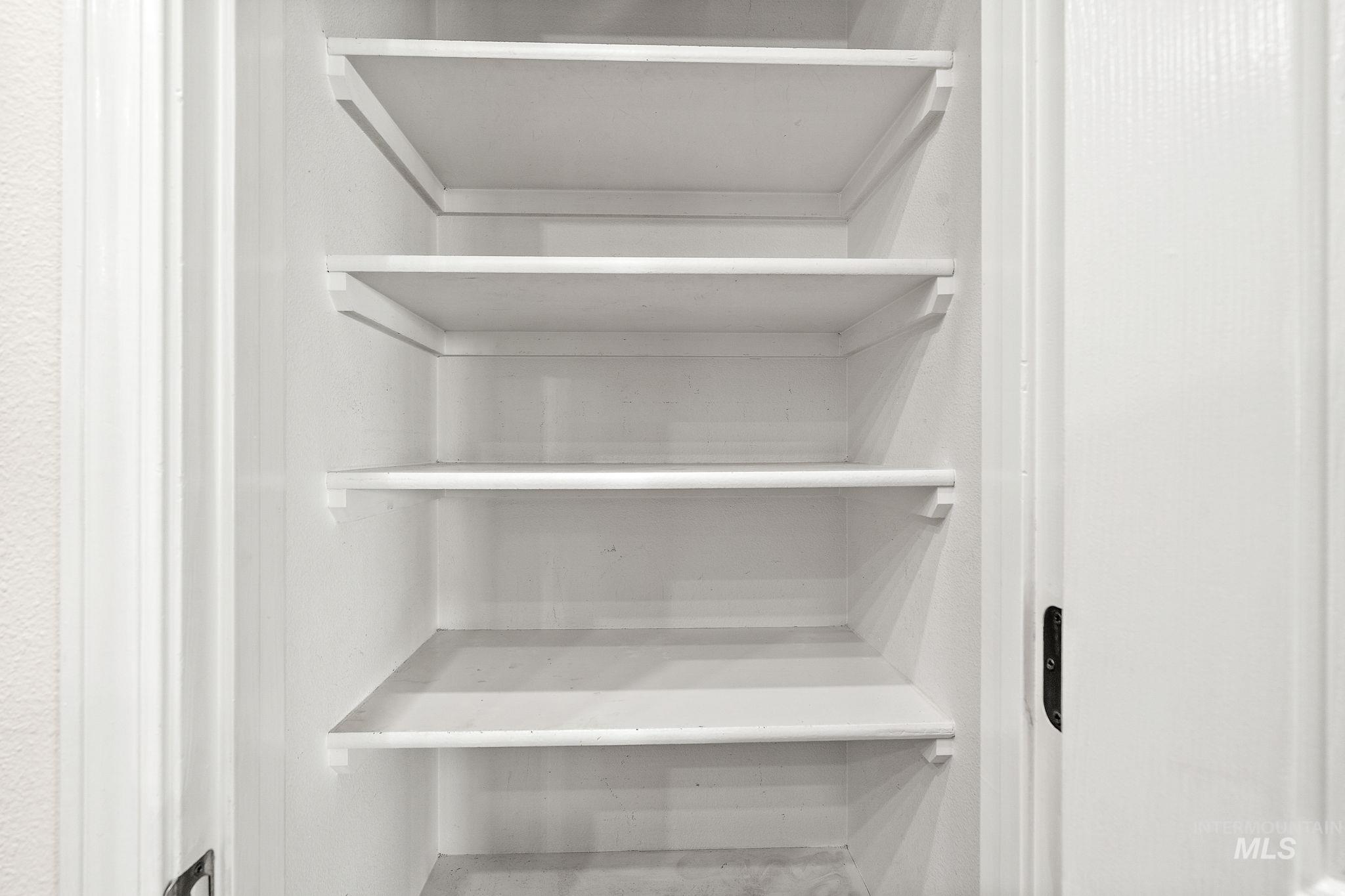 KITCHEN PANTRY