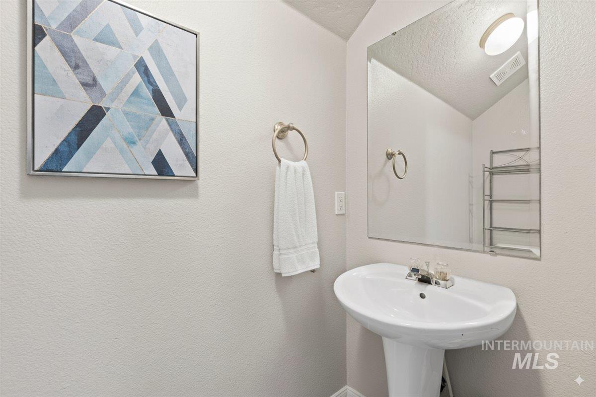 2809 Dorman Ave, Caldwell, Idaho 83605, 3 Bedrooms, 2.5 Bathrooms, Residential For Sale, Price $468,000, 98961985