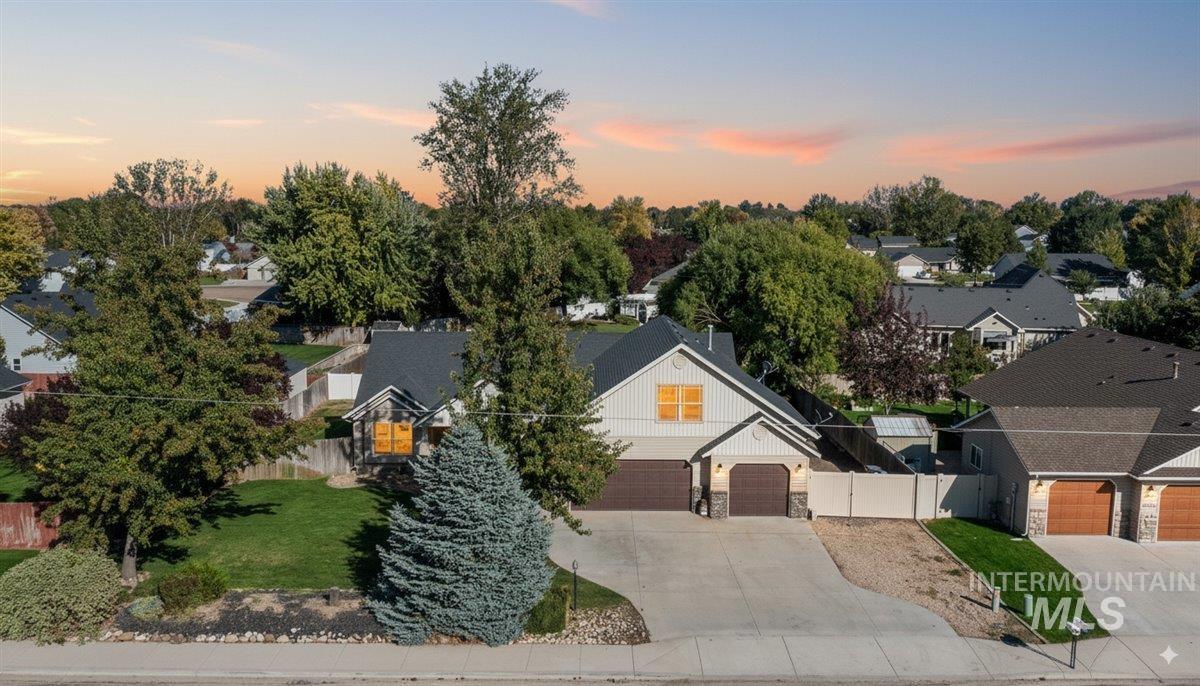 2809 Dorman Ave, Caldwell, Idaho 83605, 3 Bedrooms, 2.5 Bathrooms, Residential For Sale, Price $468,000, 98961985
