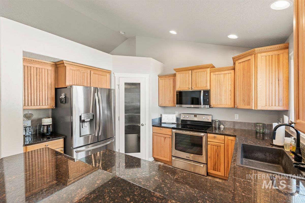 2809 Dorman Ave, Caldwell, Idaho 83605, 3 Bedrooms, 2.5 Bathrooms, Residential For Sale, Price $468,000, 98961985