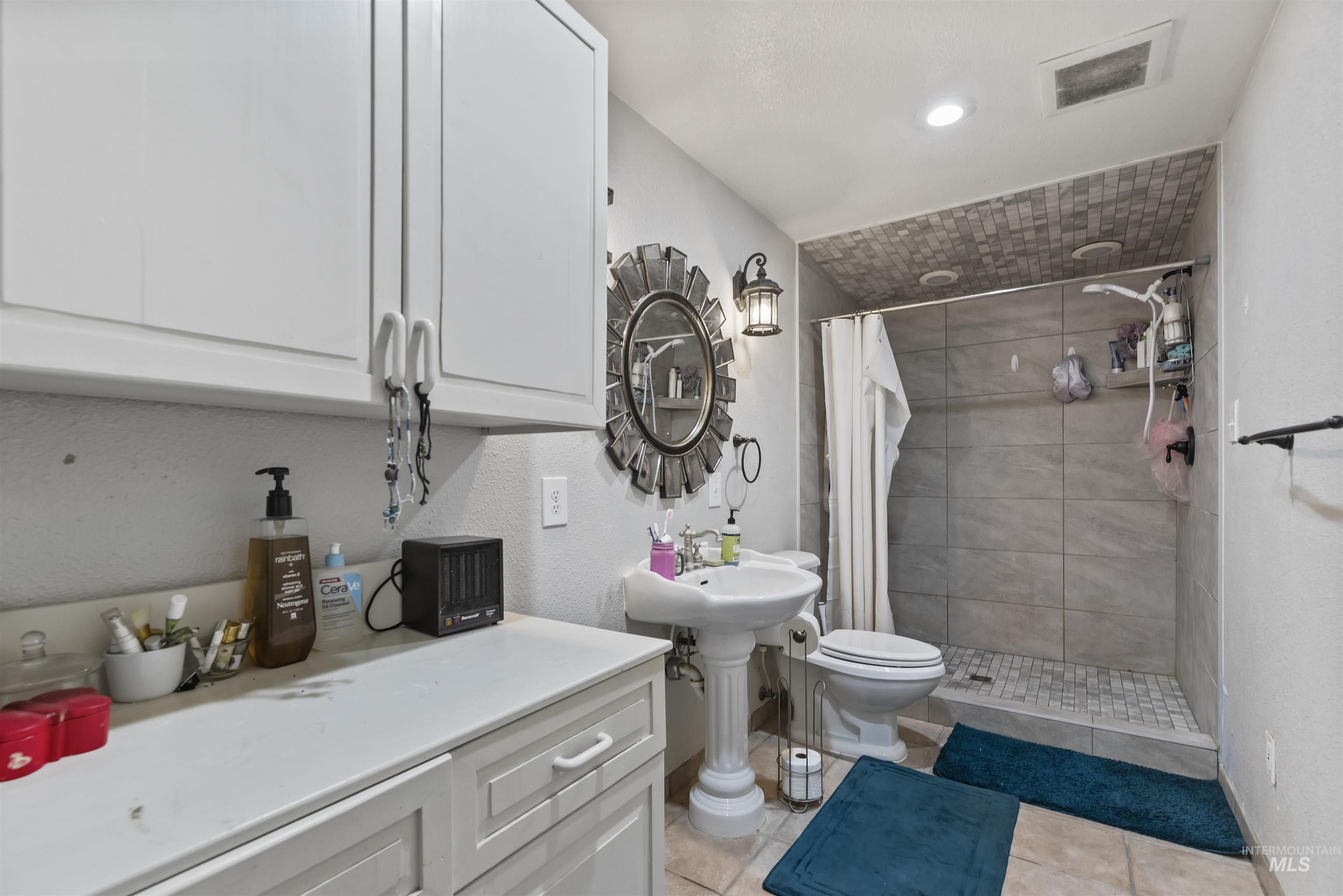 3160 E Springwood, Meridian, Idaho 83642, 6 Bedrooms, 4 Bathrooms, Residential For Sale, Price $1,700,000, 98961988