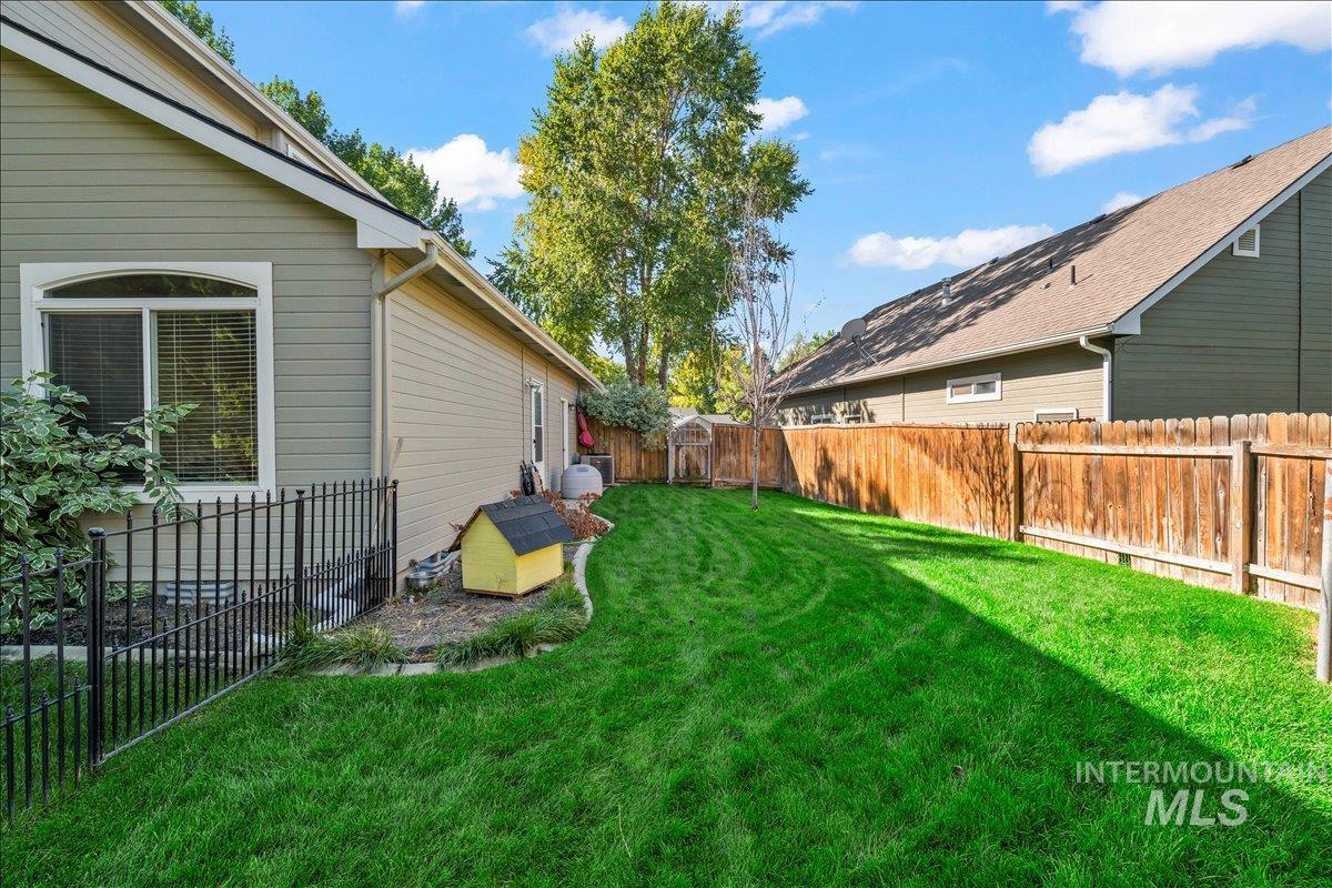 1816 W Whitestone Ct, Meridian, Idaho 83646, 4 Bedrooms, 3 Bathrooms, Residential For Sale, Price $629,999, 98961993