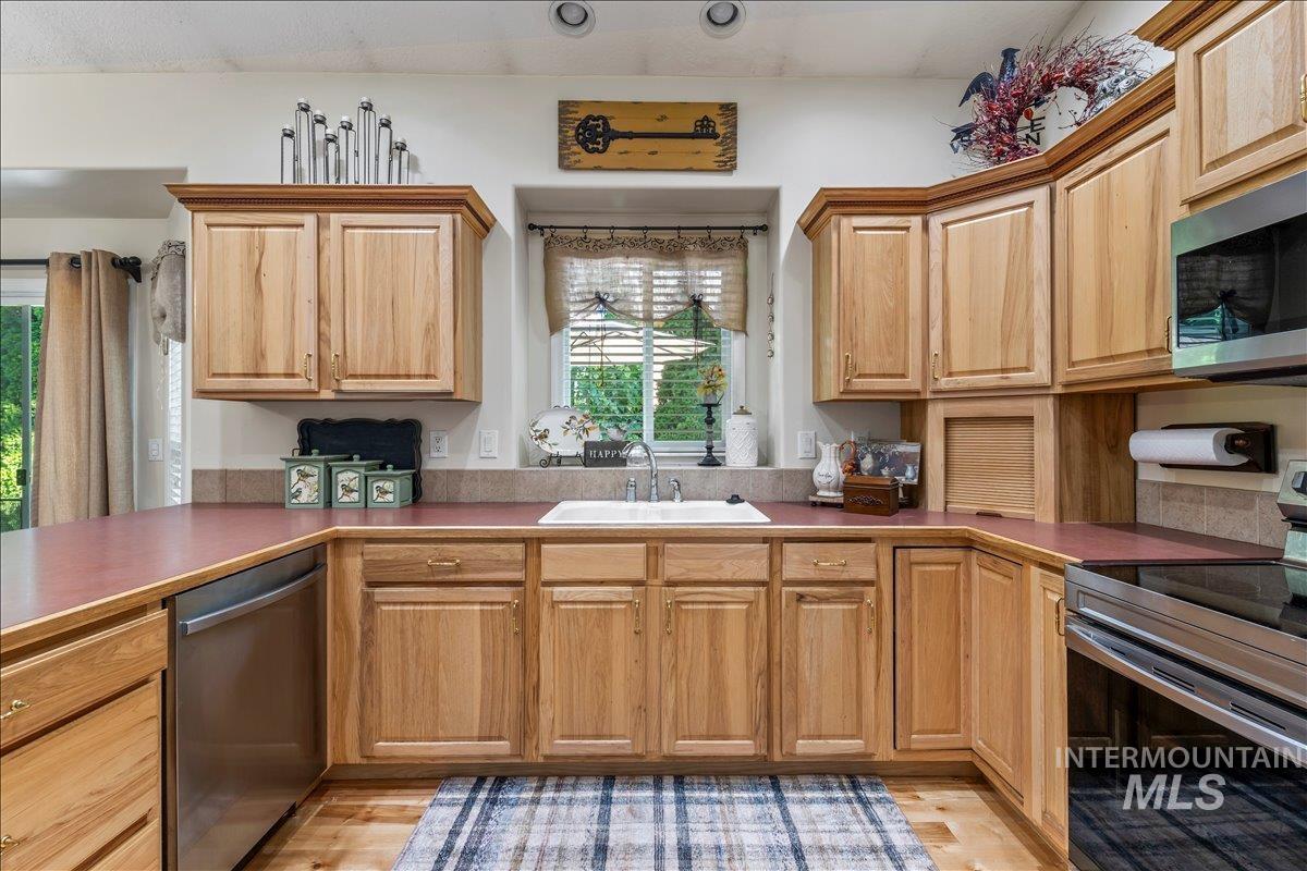 1816 W Whitestone Ct, Meridian, Idaho 83646, 4 Bedrooms, 3 Bathrooms, Residential For Sale, Price $629,999, 98961993