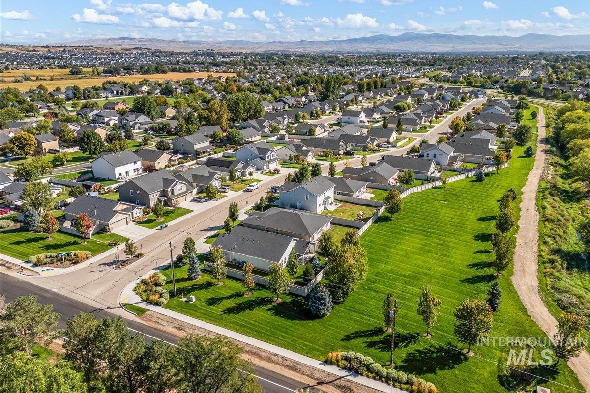 12719 W Hidden Point Drive, Star, Idaho 83669, 3 Bedrooms, 2 Bathrooms, Residential For Sale, Price $490,000, 98961994