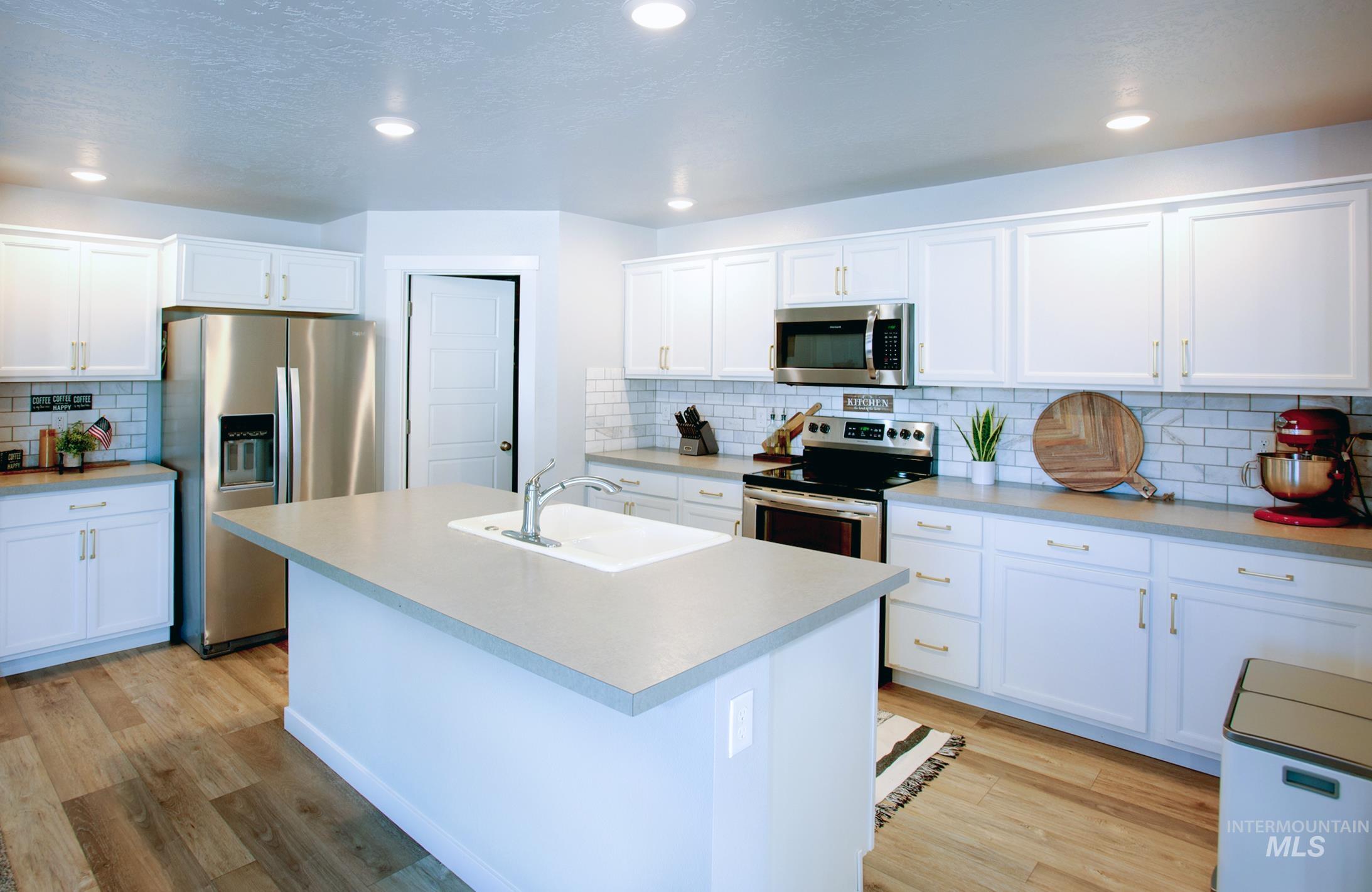 937 S Nautilus Ave, Boise, Idaho 83709, 4 Bedrooms, 2 Bathrooms, Residential For Sale, Price $545,000, 98961999