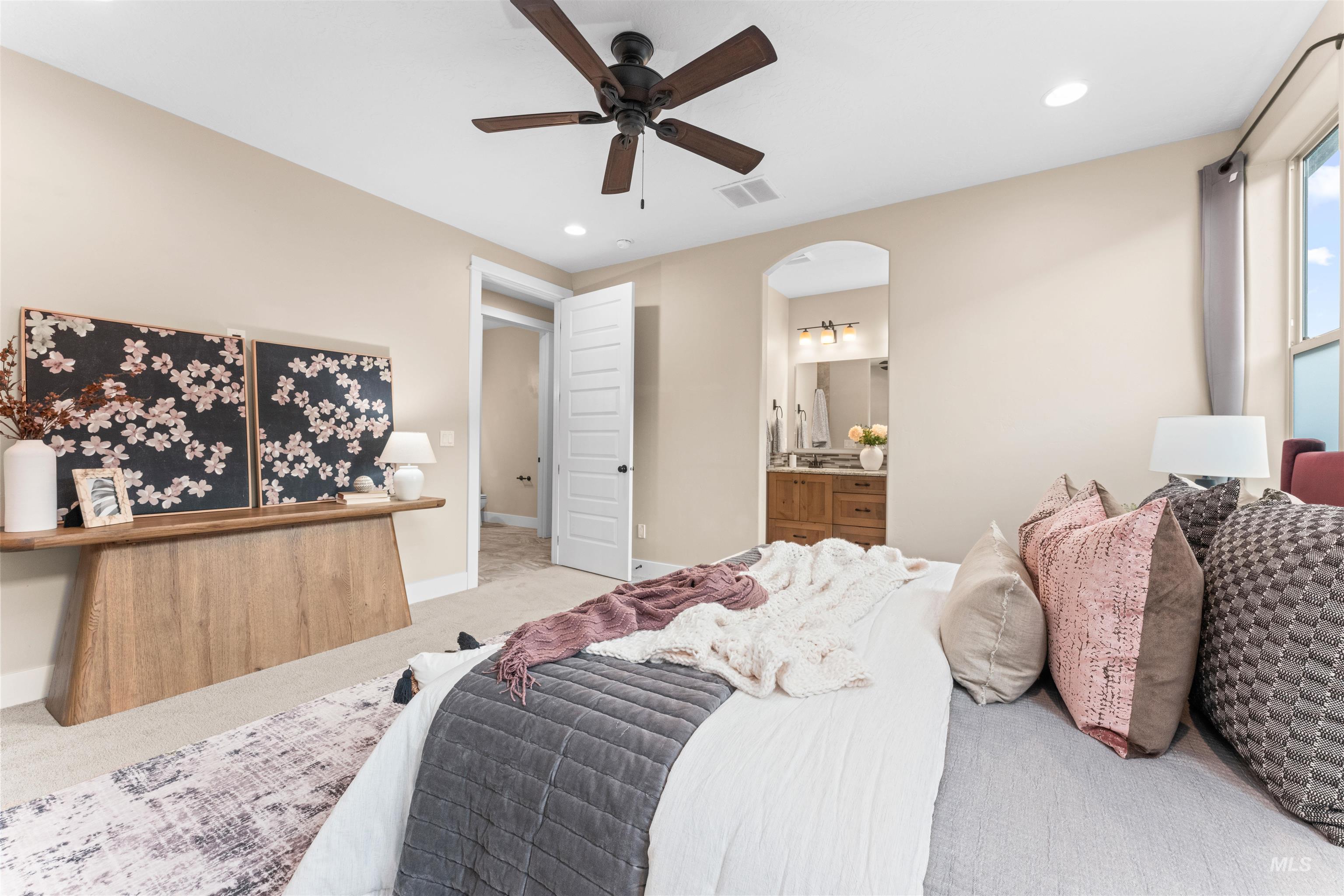 5917 W Beaufort St, Boise, Idaho 83714, 4 Bedrooms, 2.5 Bathrooms, Residential For Sale, Price $550,000, 98962024